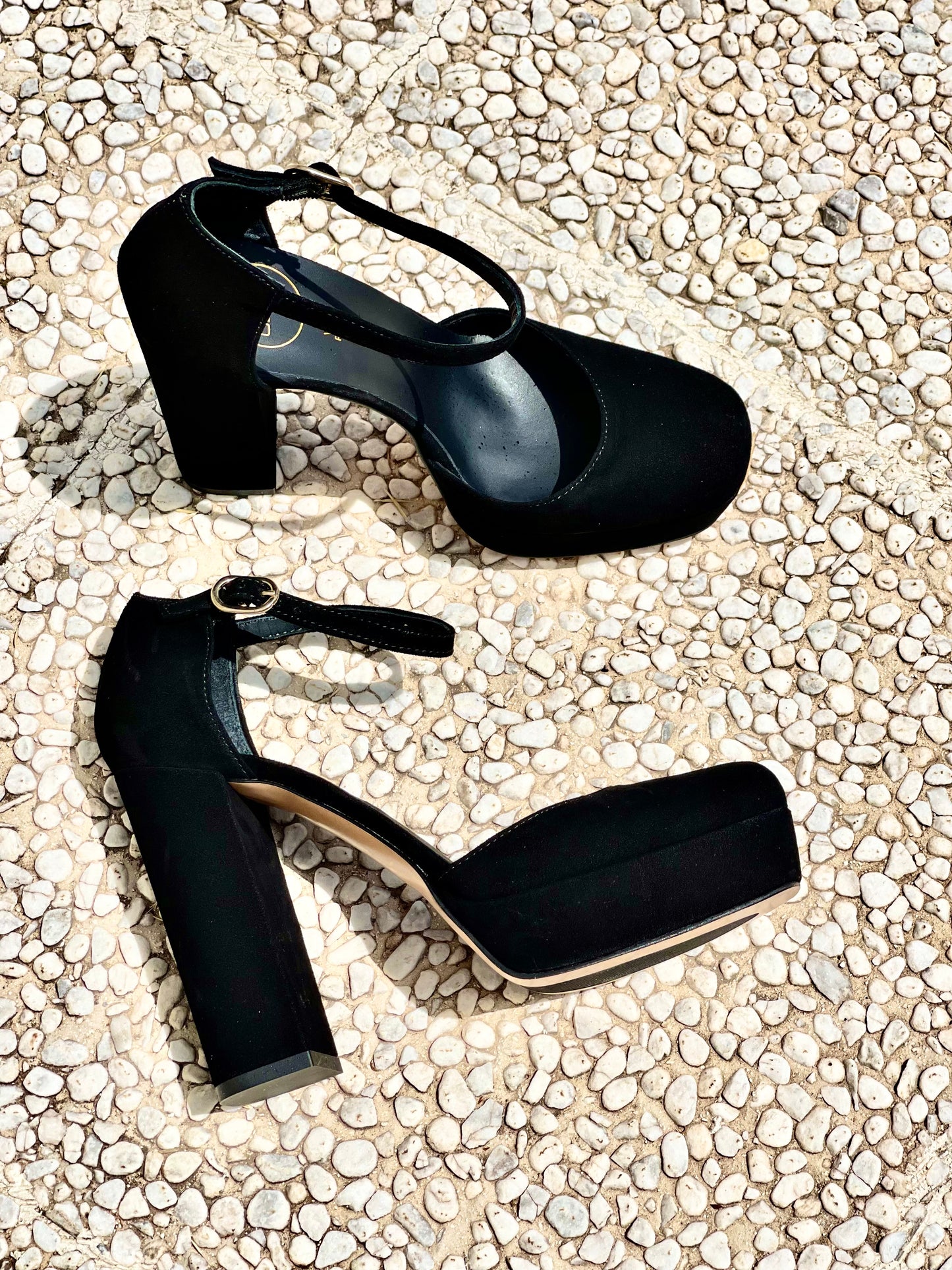 IKO BLACK SUEDE