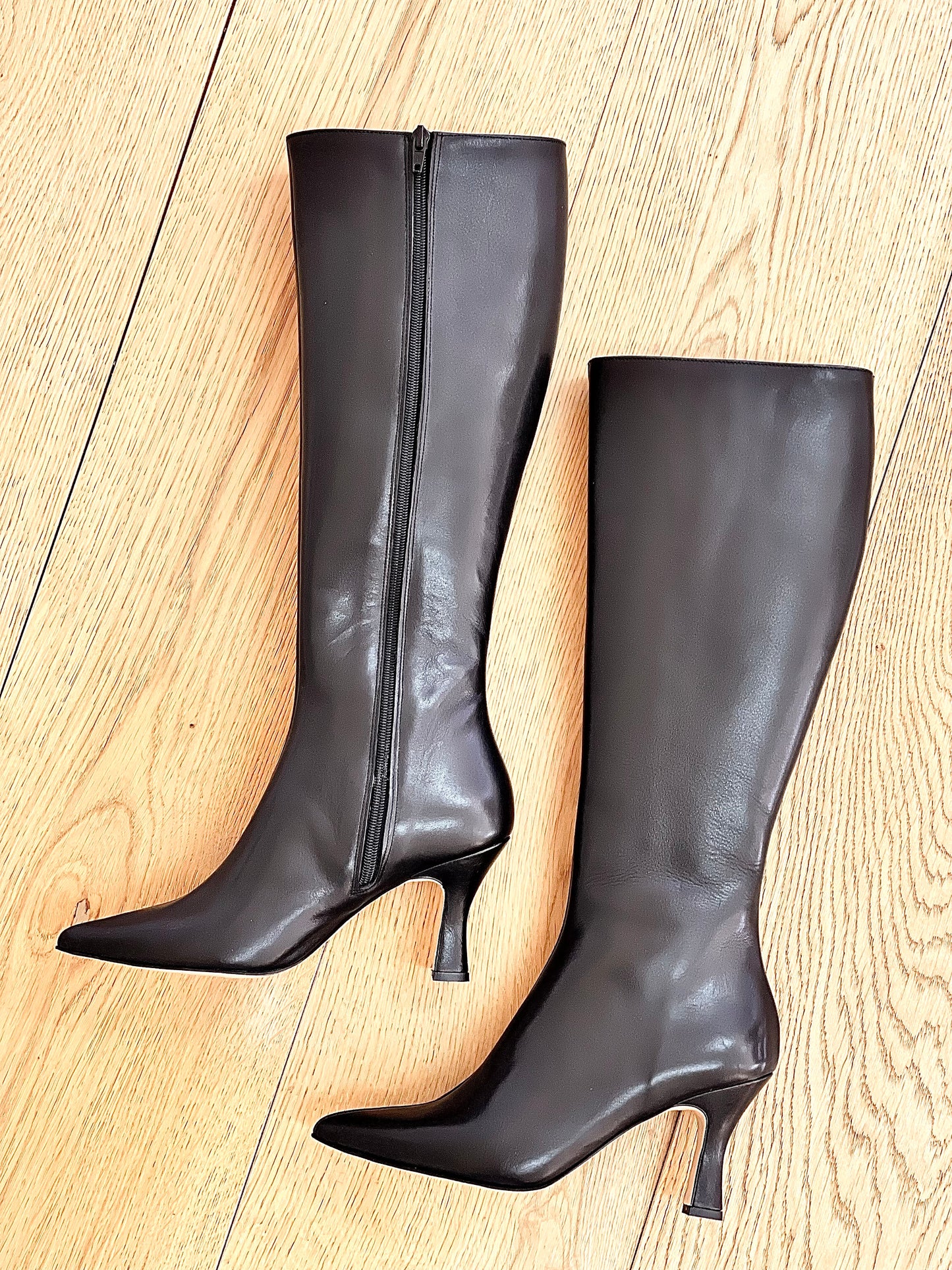 CHAQUETA DE CUERO NEGRO