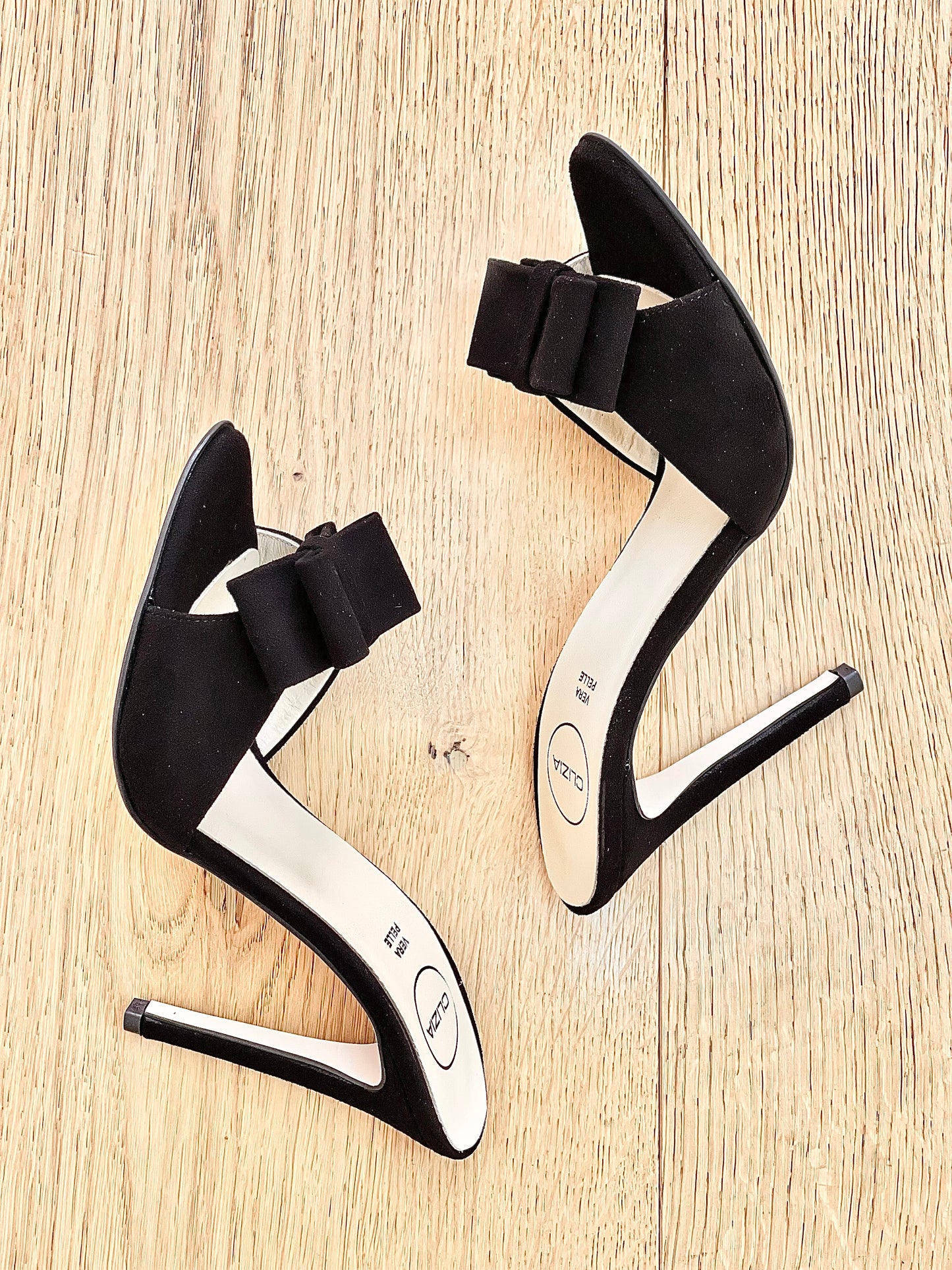 LIZ BLACK SUEDE