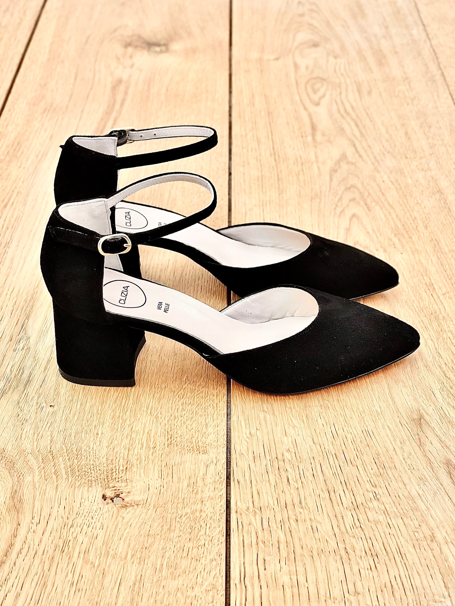LEDA BLACK SUEDE