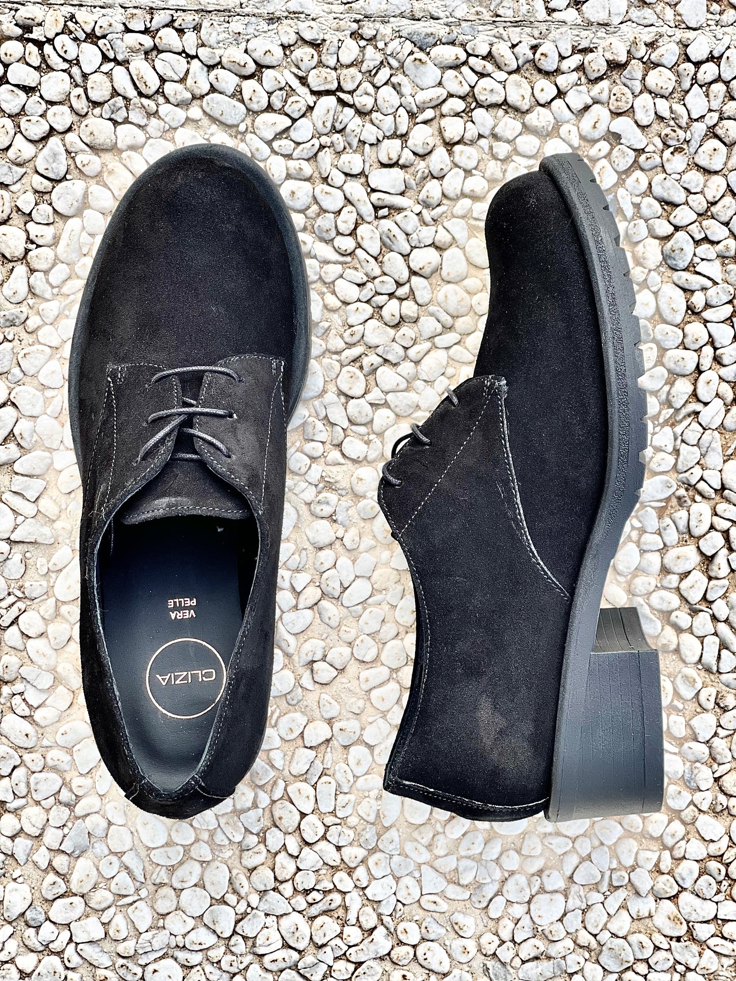 YO-YO BLACK SUEDE