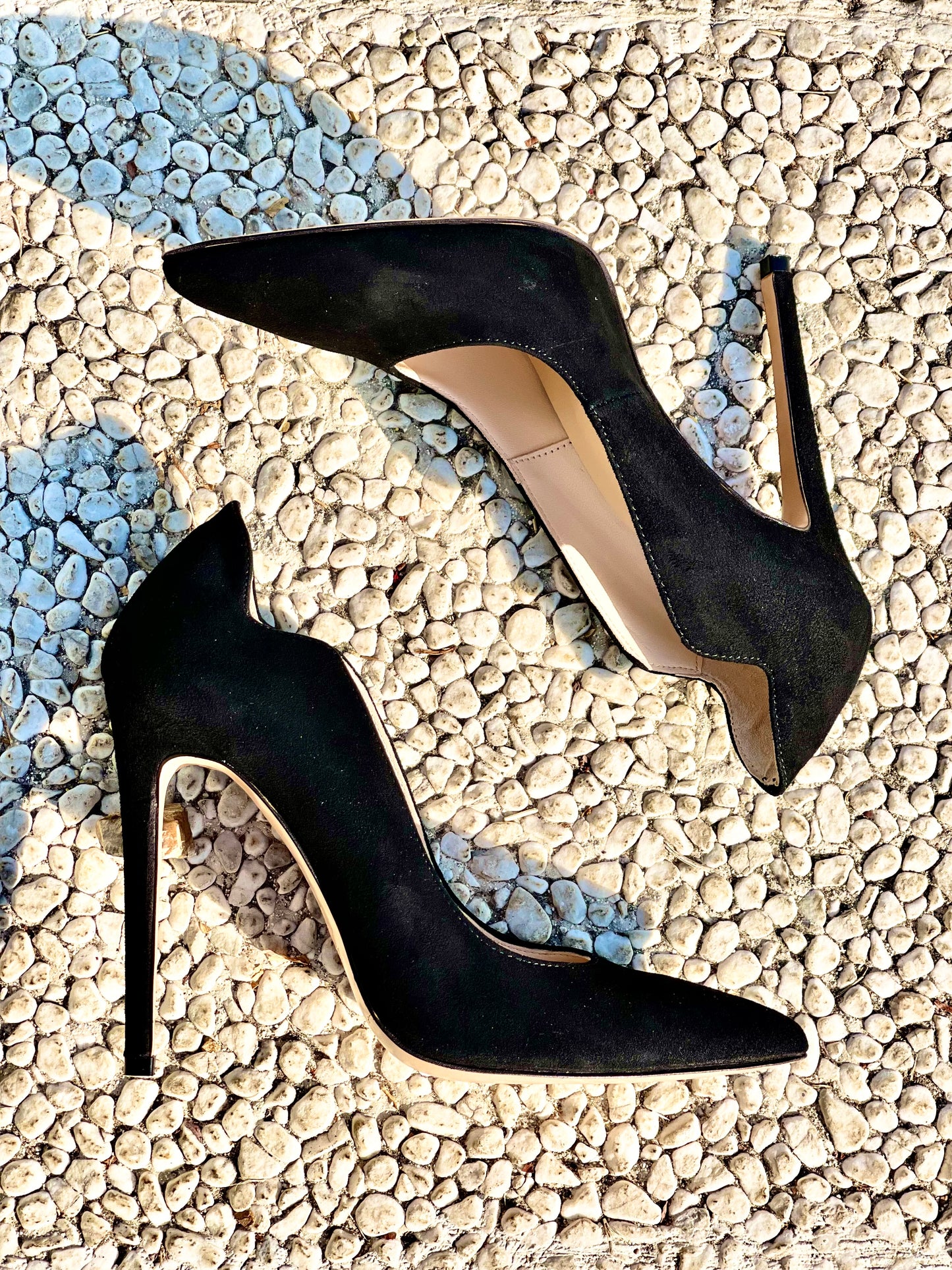 LOLA BLACK SUEDE
