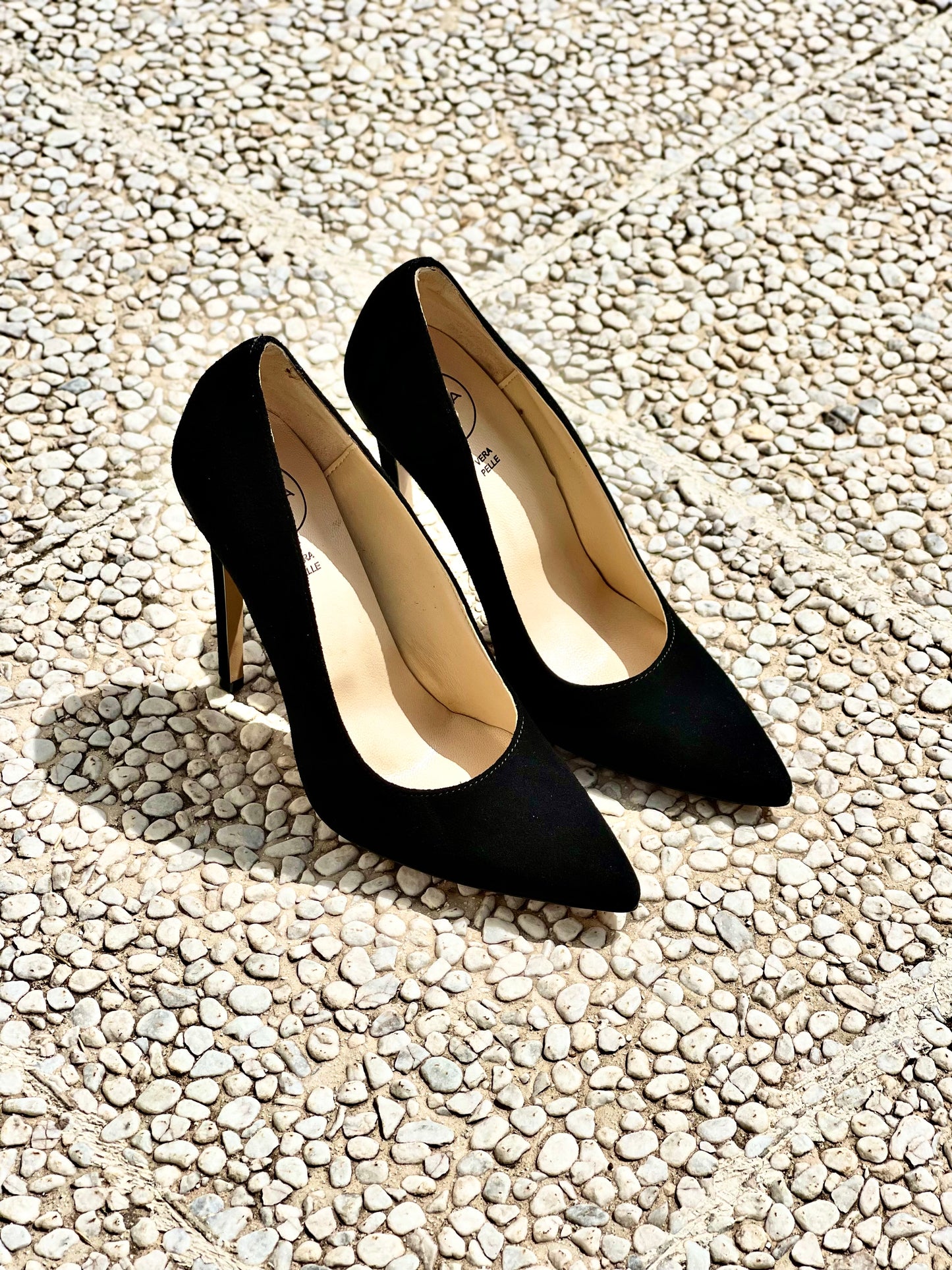 NOE BLACK SUEDE