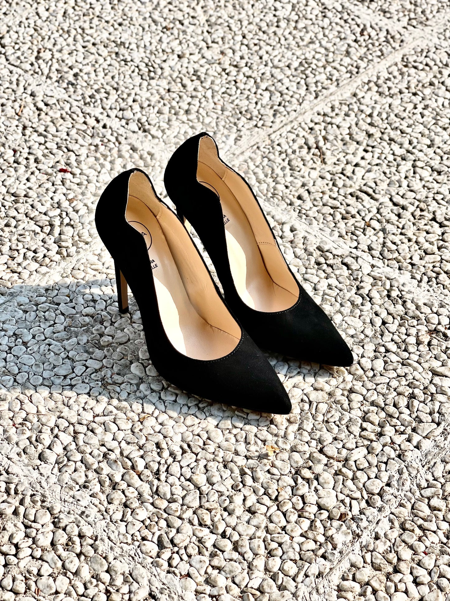 LOLA BLACK SUEDE