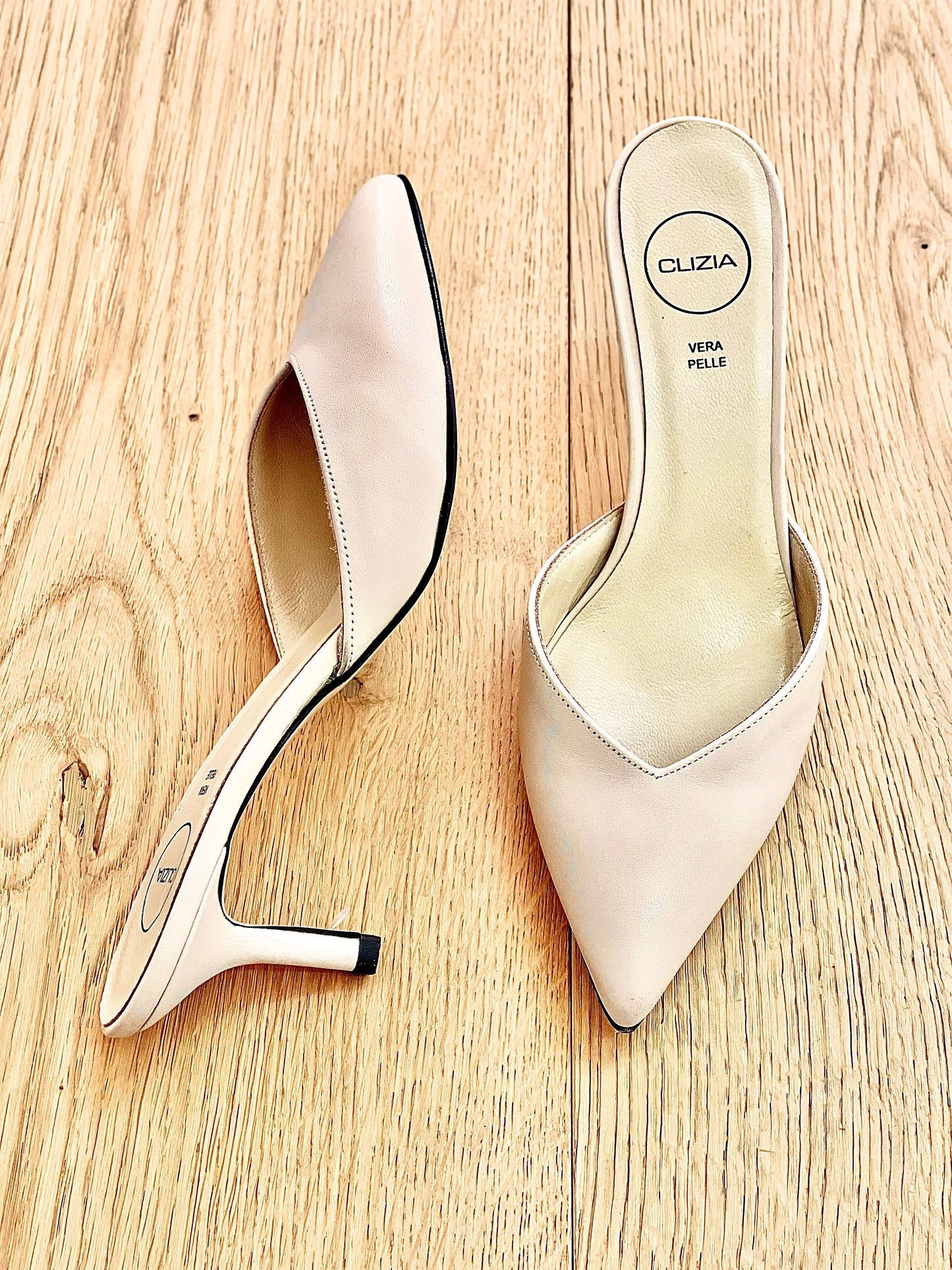 CUERO BEIGE VIKY