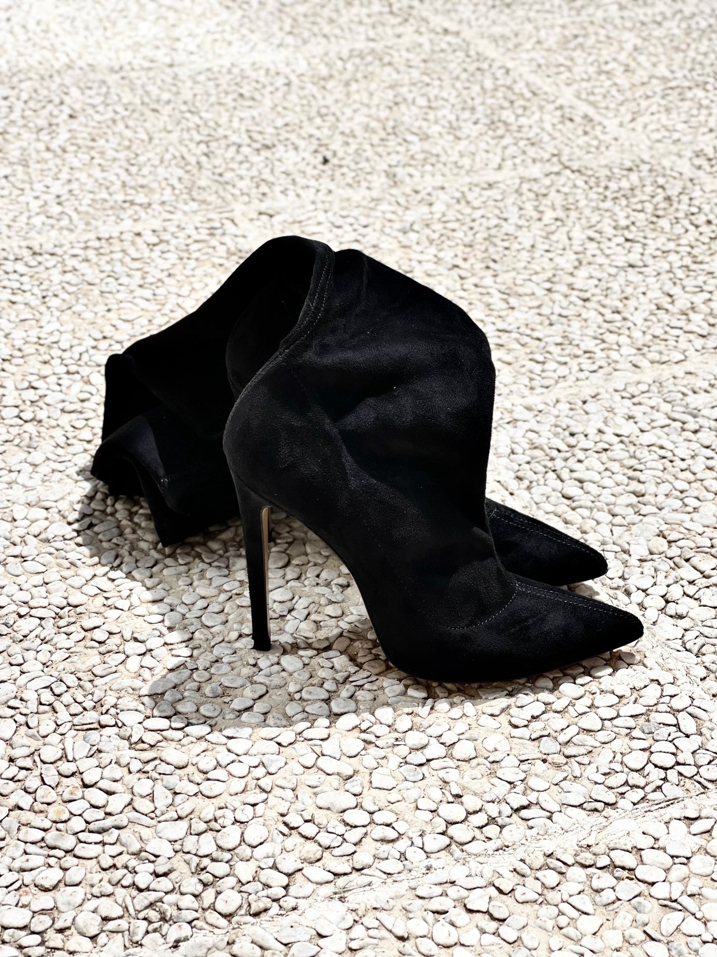 OSLO BLACK SUEDE