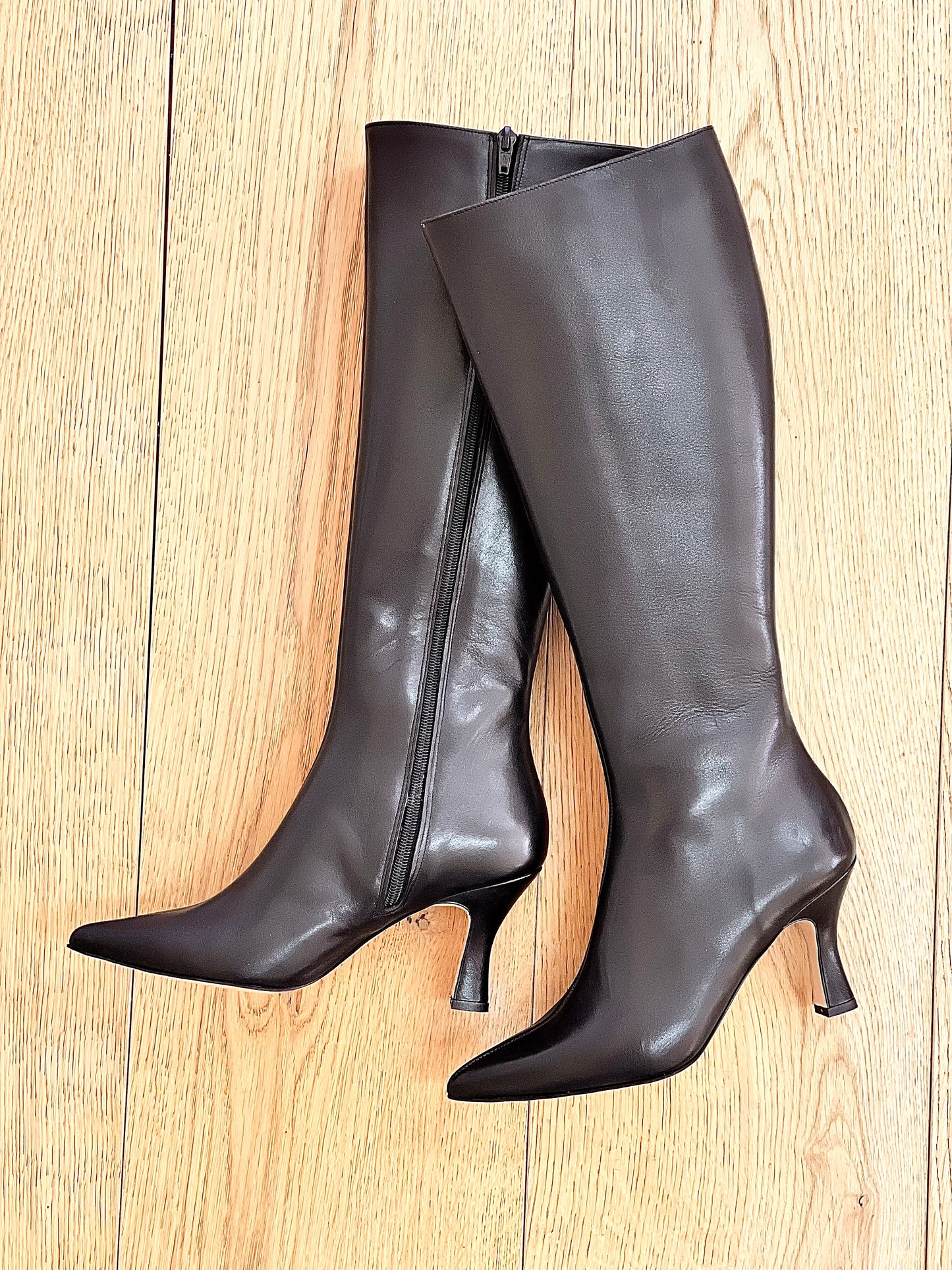 CHAQUETA DE CUERO NEGRO