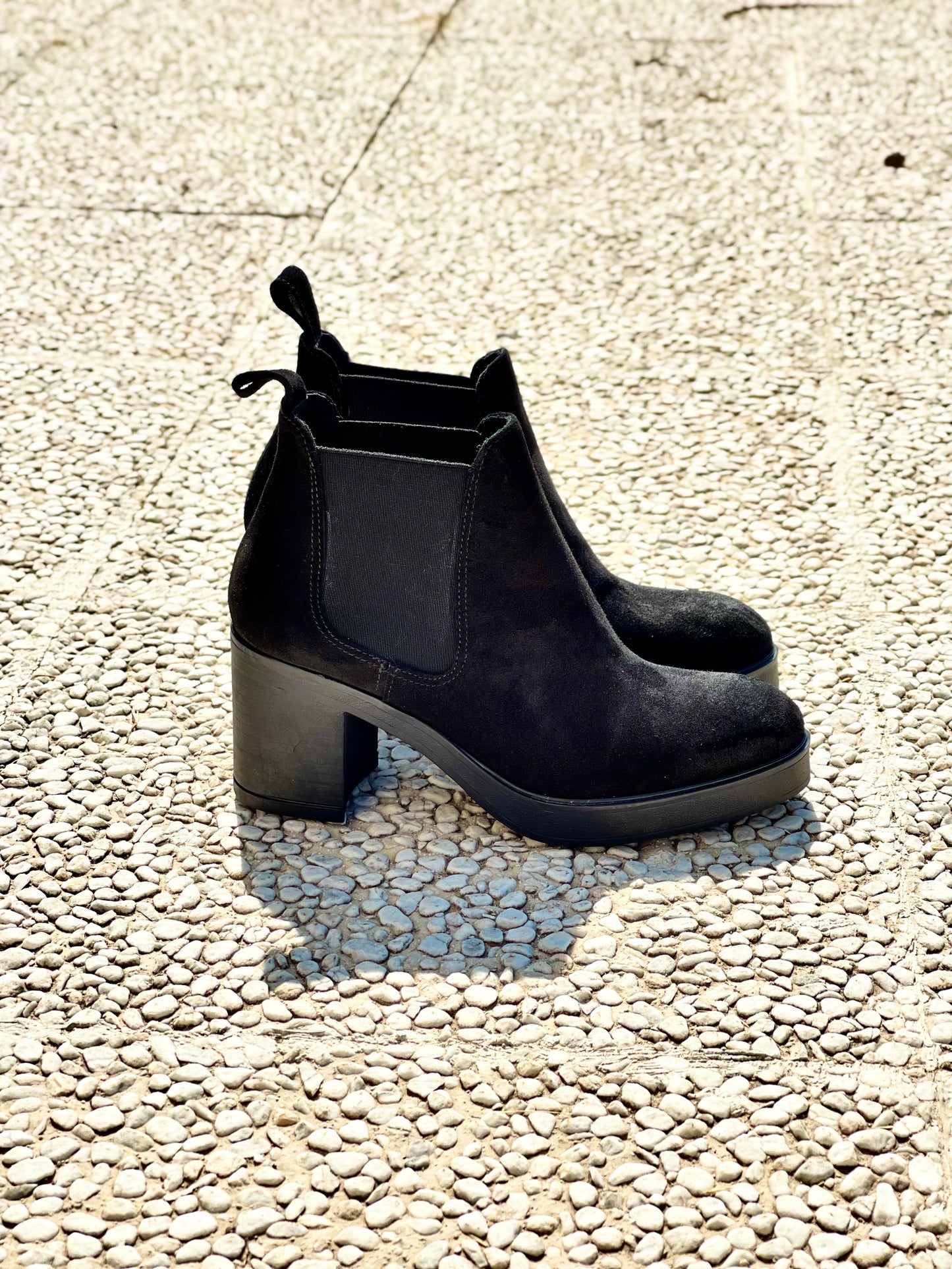 ZAIRA BLACK SUEDE