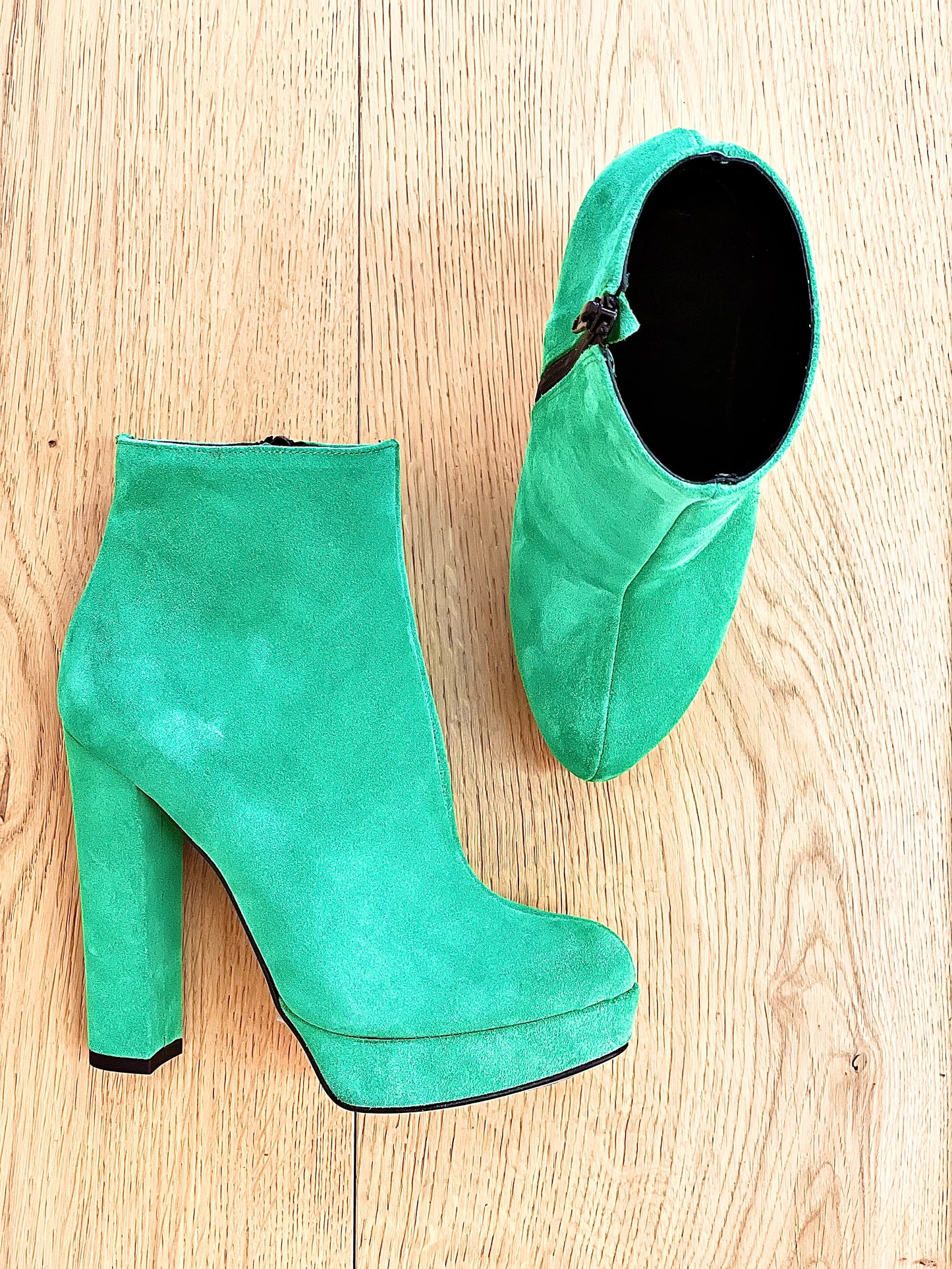 BOB DE GAMUZA VERDE
