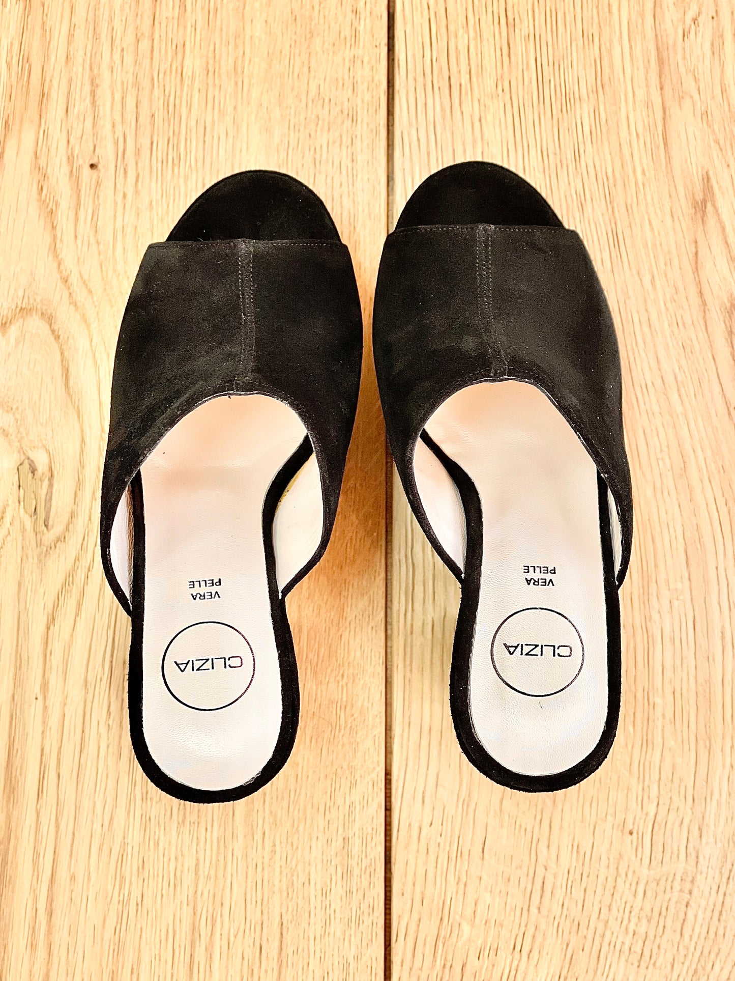 BANGKOK BLACK SUEDE