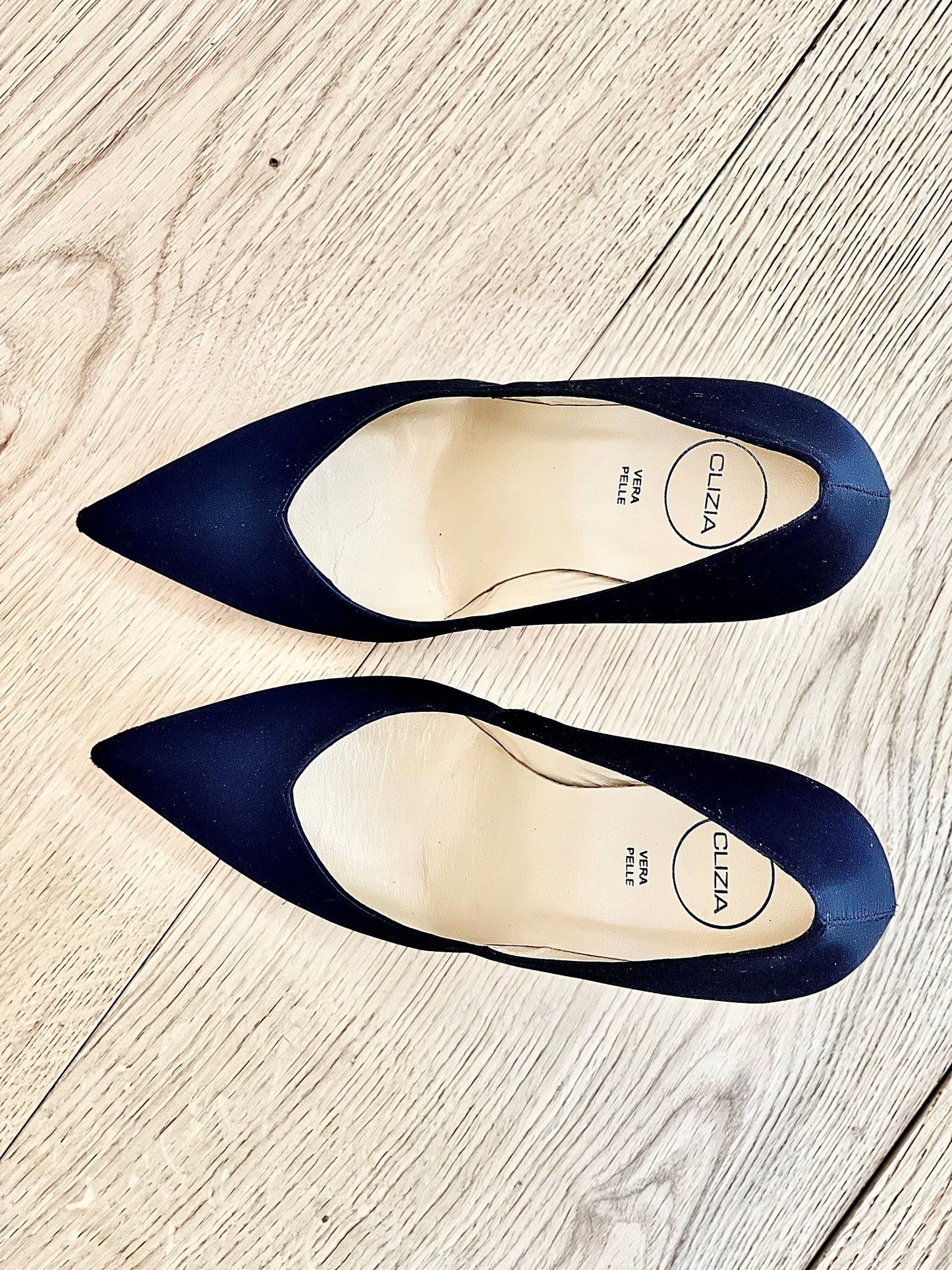 ELI BLACK SATIN