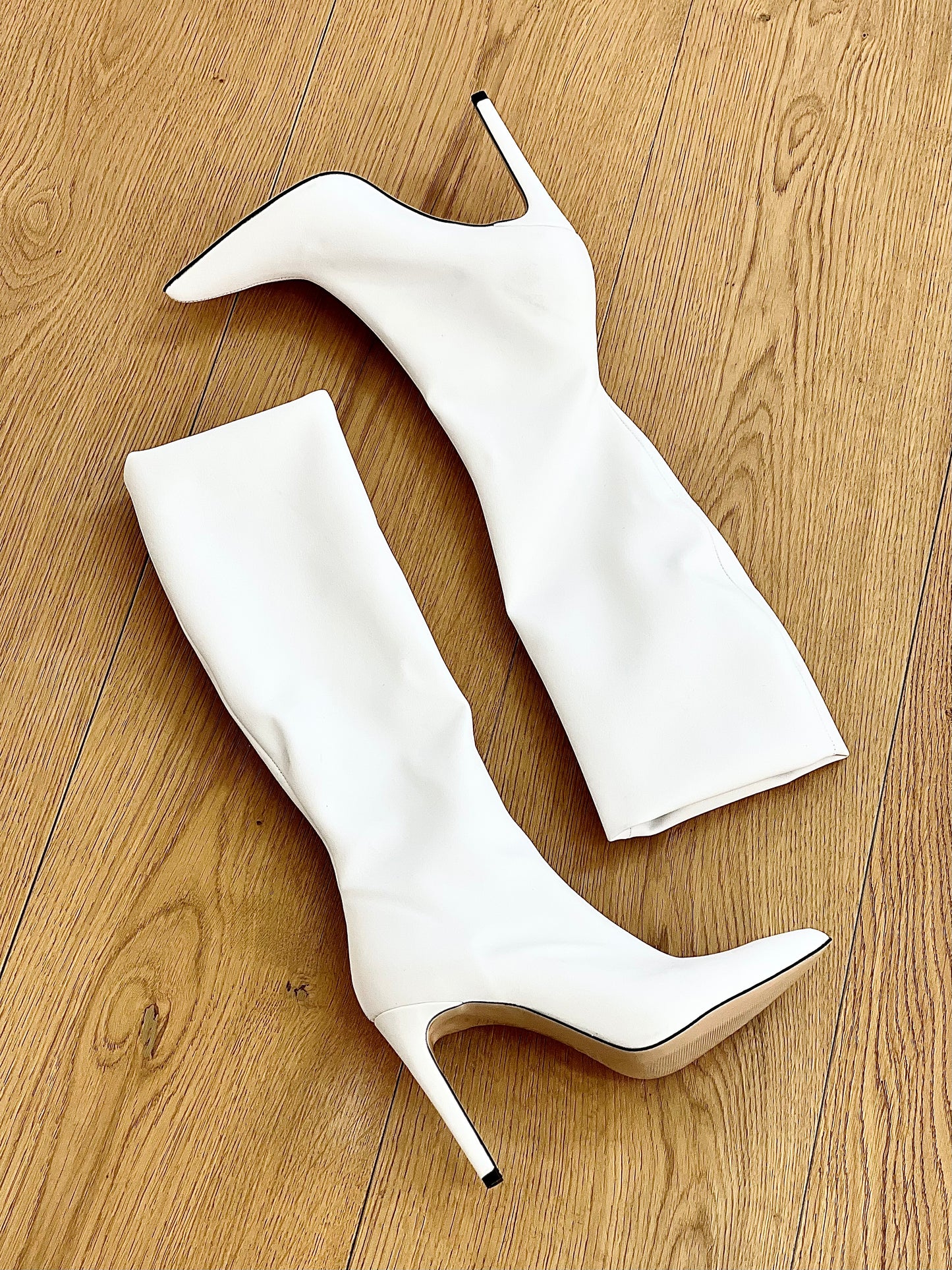 CUERO DE ÉSTER BLANCO