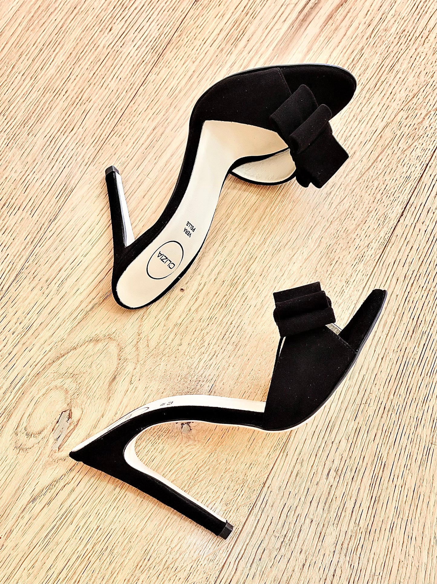 LIZ BLACK SUEDE