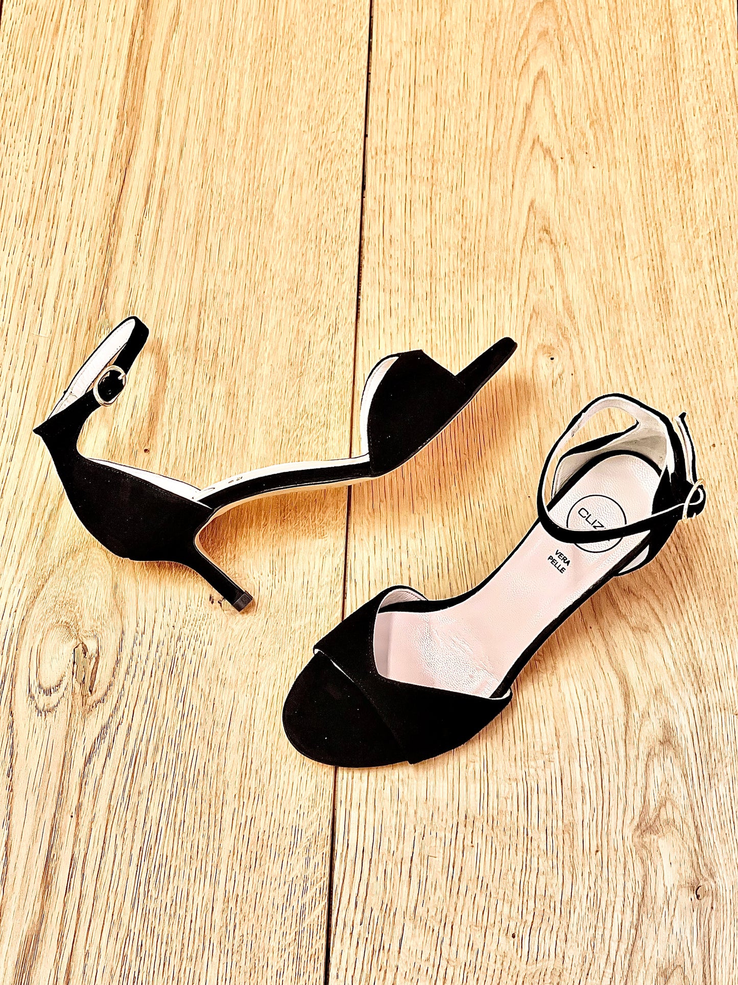 SHYLA BLACK SUEDE