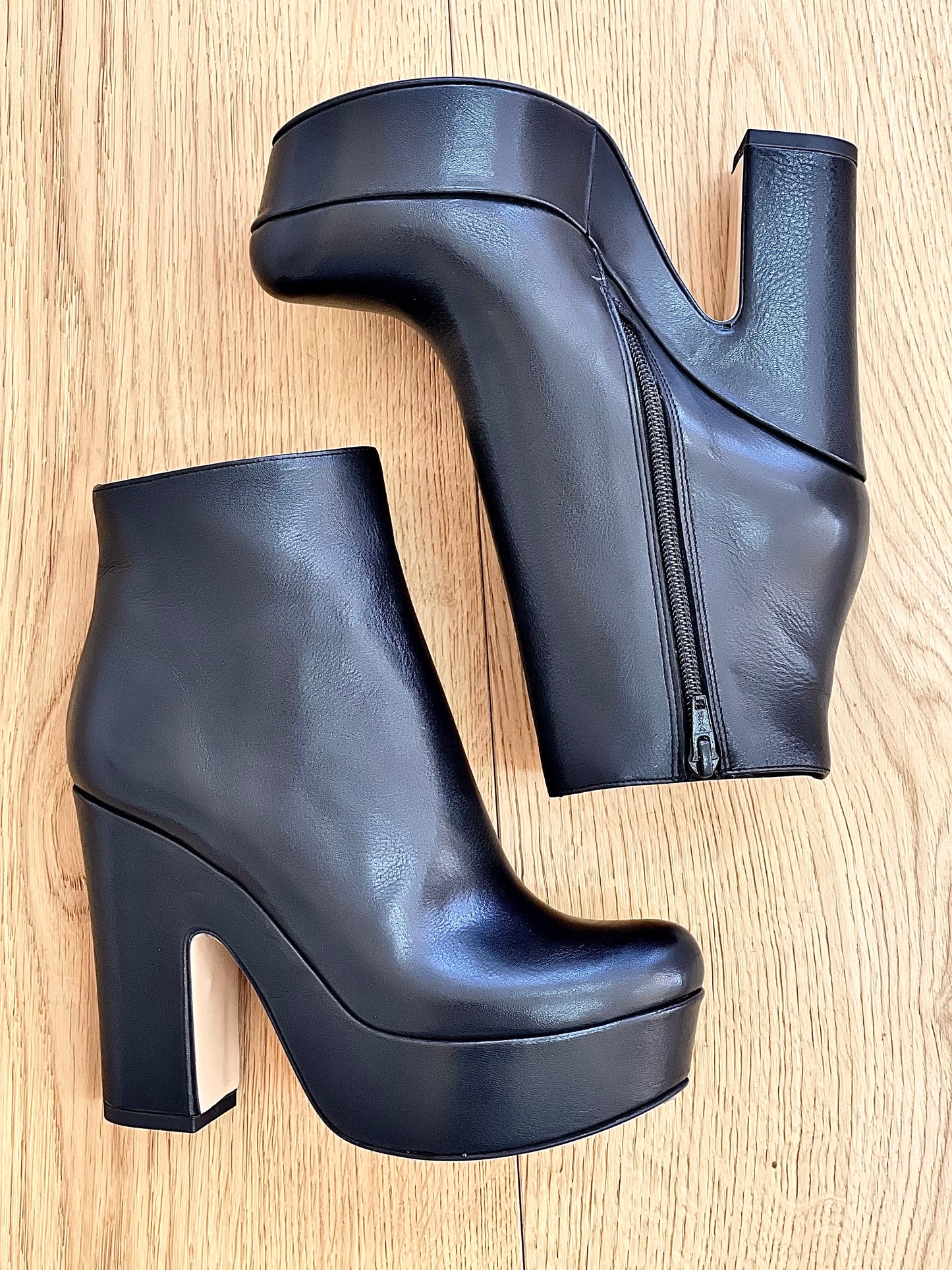 CUERO TURANO NEGRO