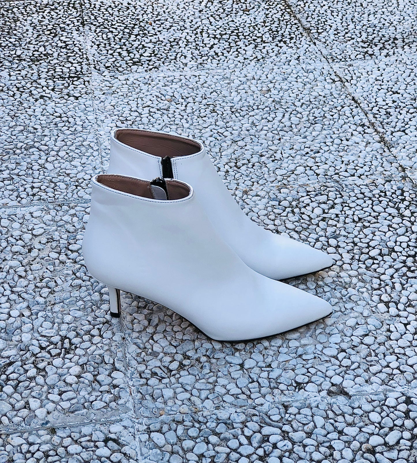 TETAS DE CUERO BLANCO