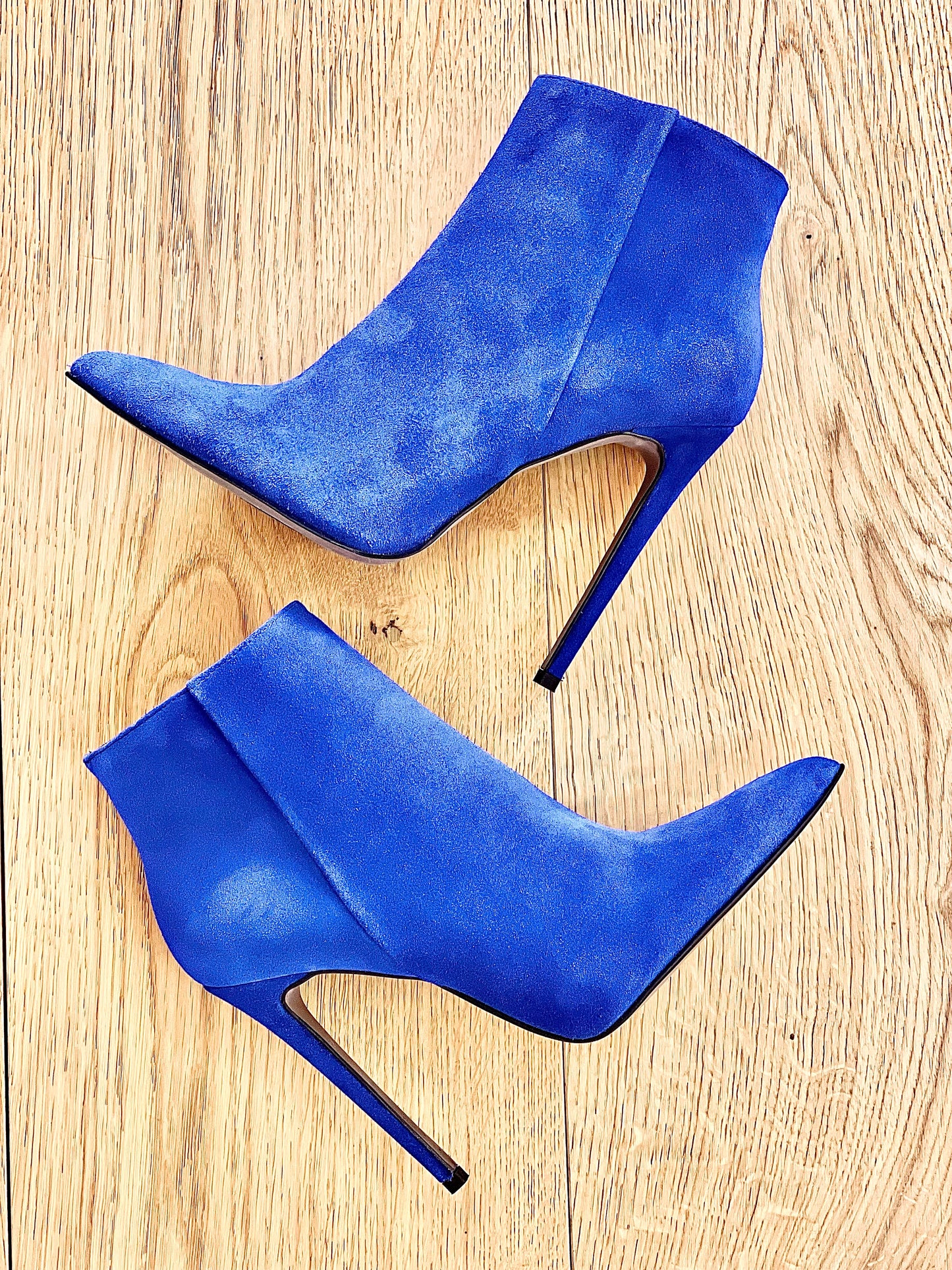 TITA DE ANTE AZUL