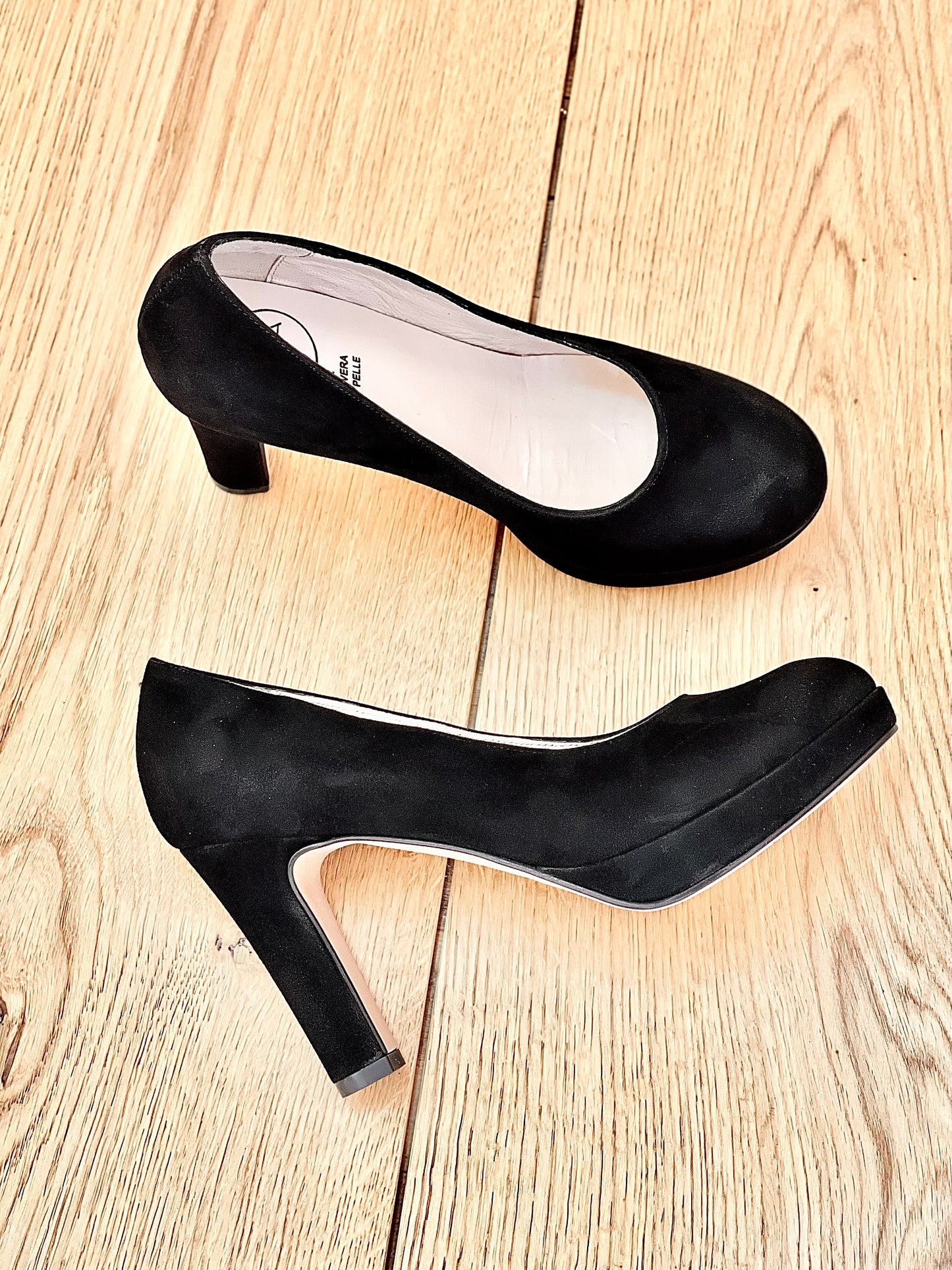 CLEO BLACK SUEDE