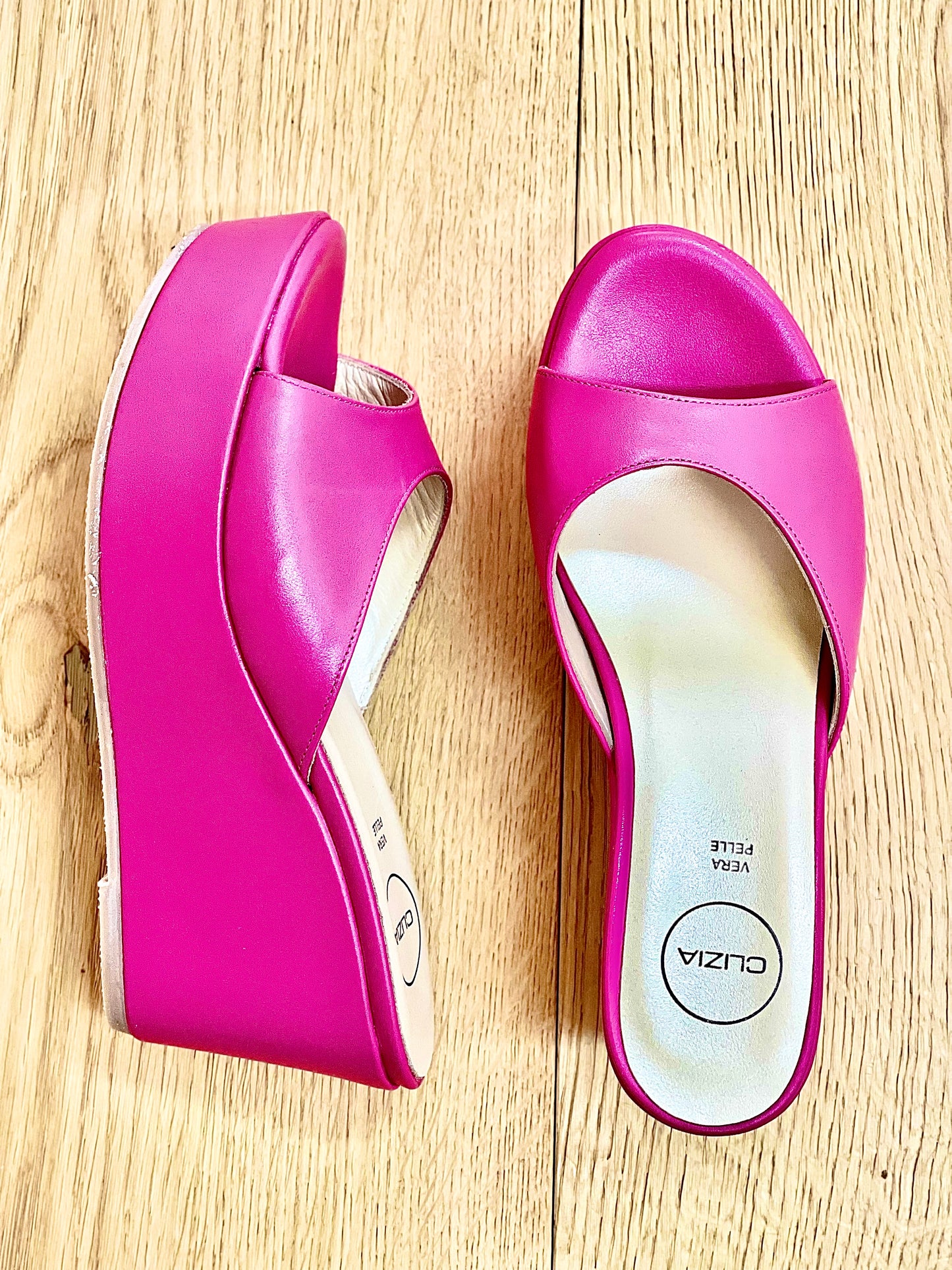 VENUS CUERO FUCSIA
