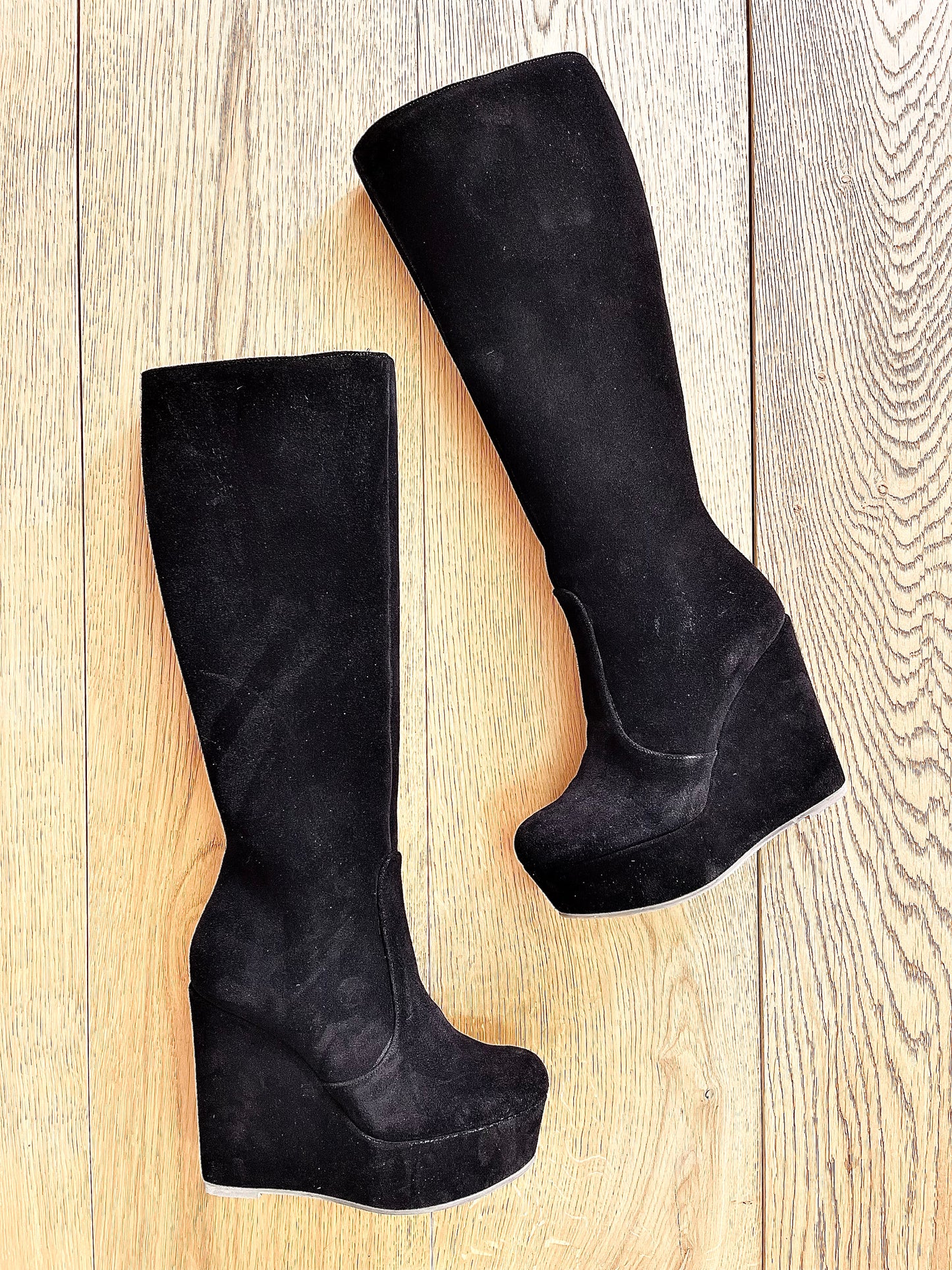SAM BLACK SUEDE