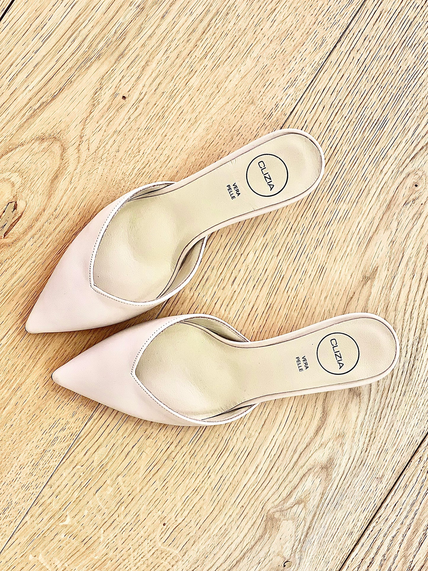 CUERO BEIGE VIKY