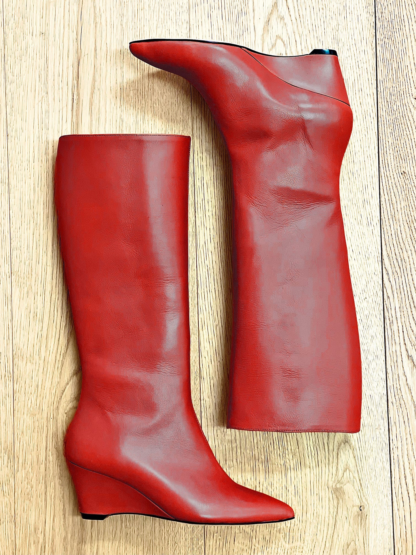 CUERO ROJO DE SYDNEY