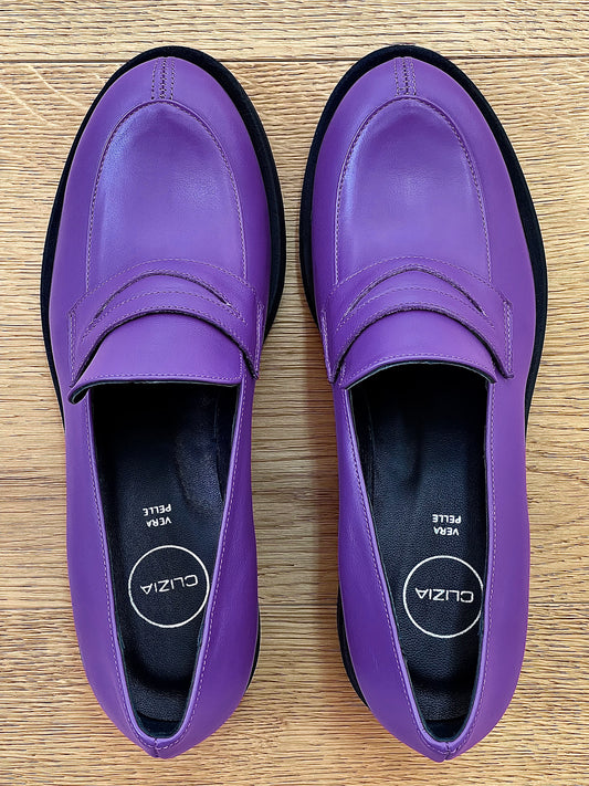 NELLY, VIOLETTI NAHKA