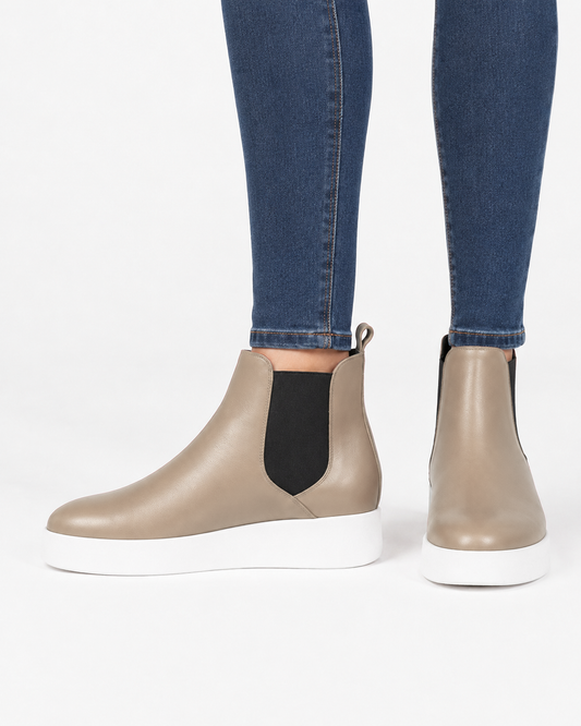 TOMMY, HIEKANVÄRISET NAHKA