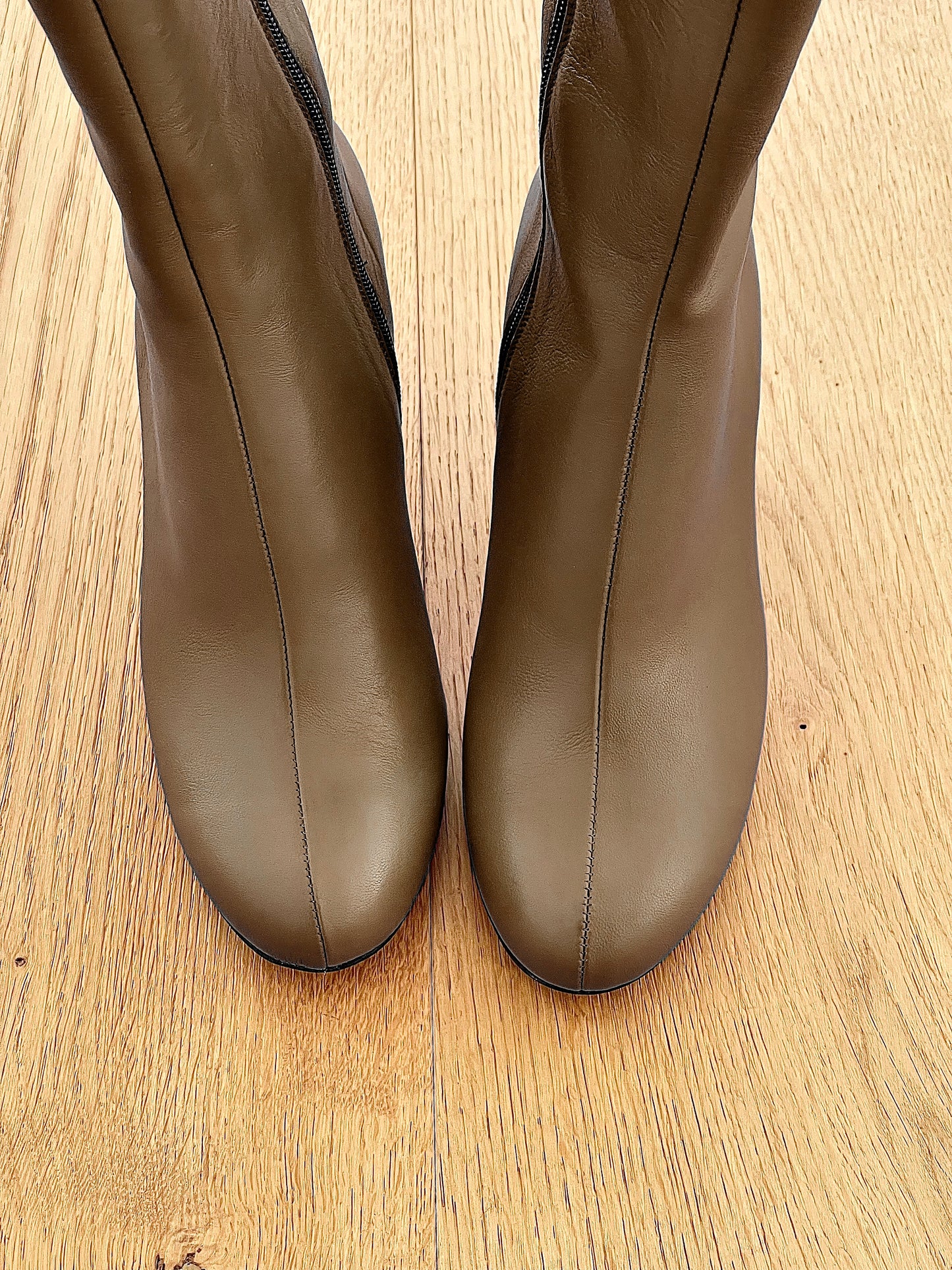 VIENNA NAHKA TAUPE