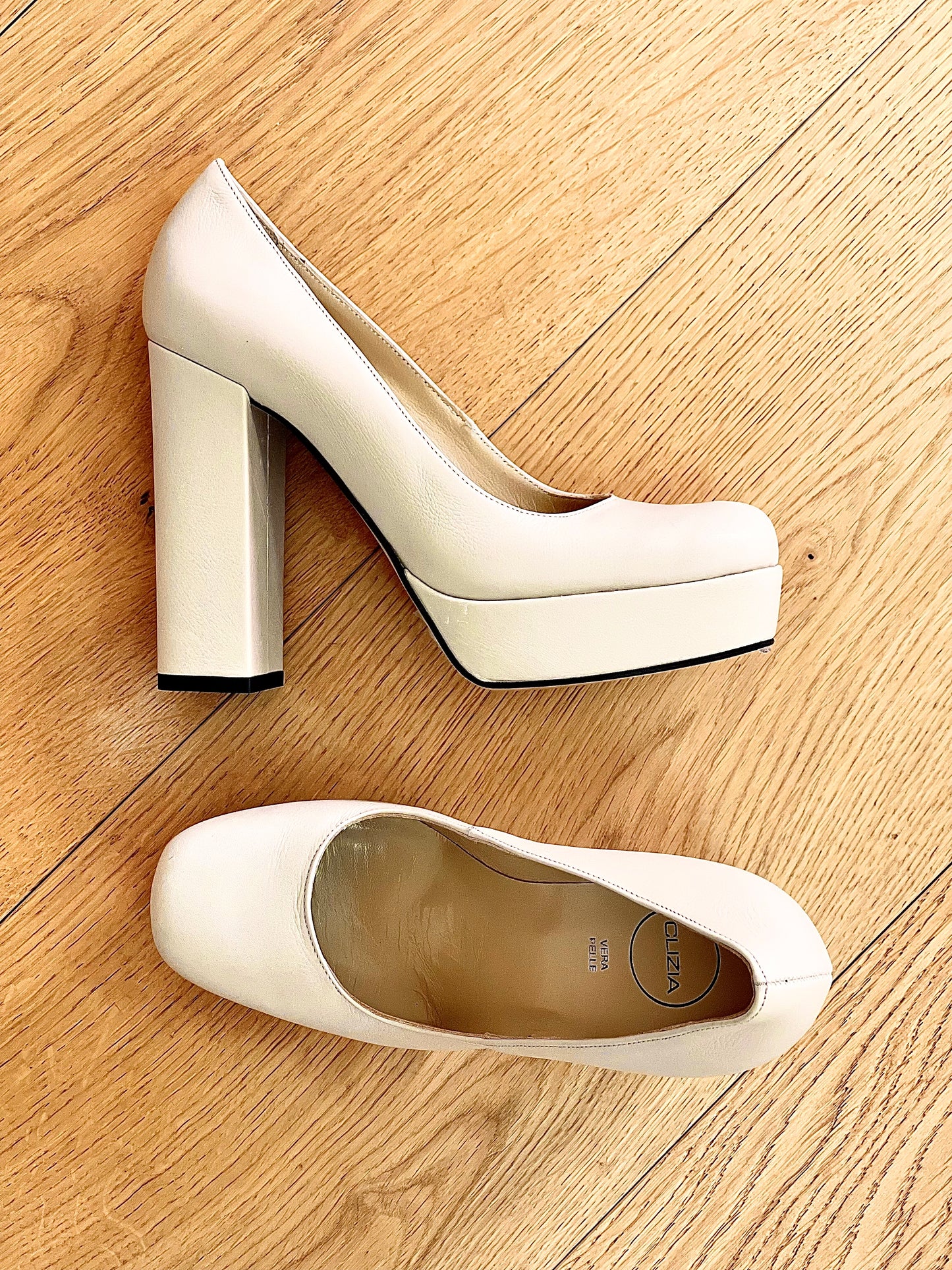 BEIGE NAHKAINEN KATA