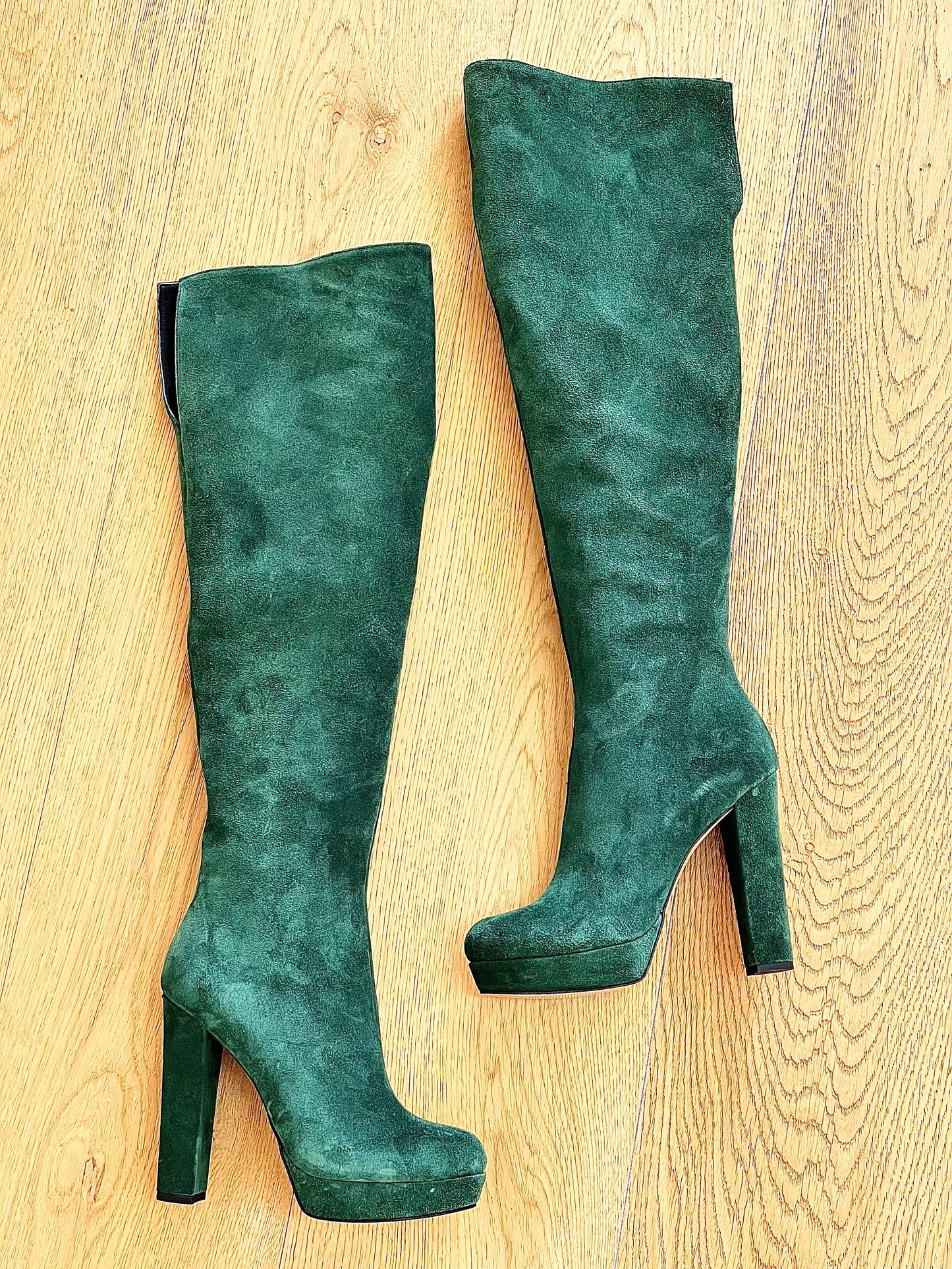 KRISTEN SUEDE PULLO