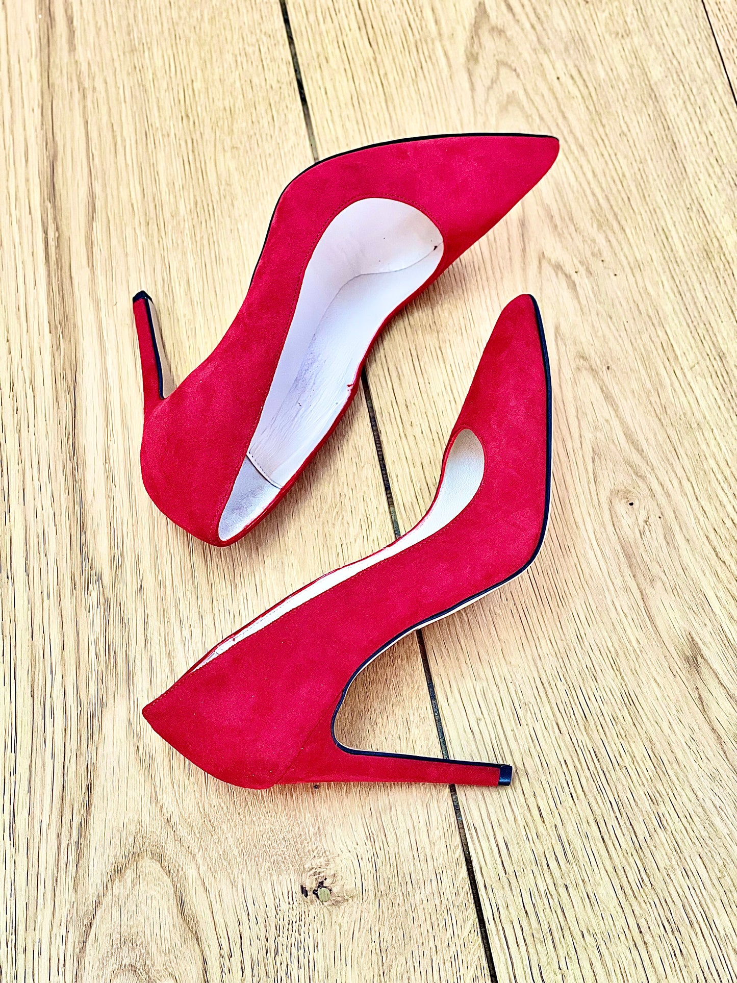 NOE RED SUEDE