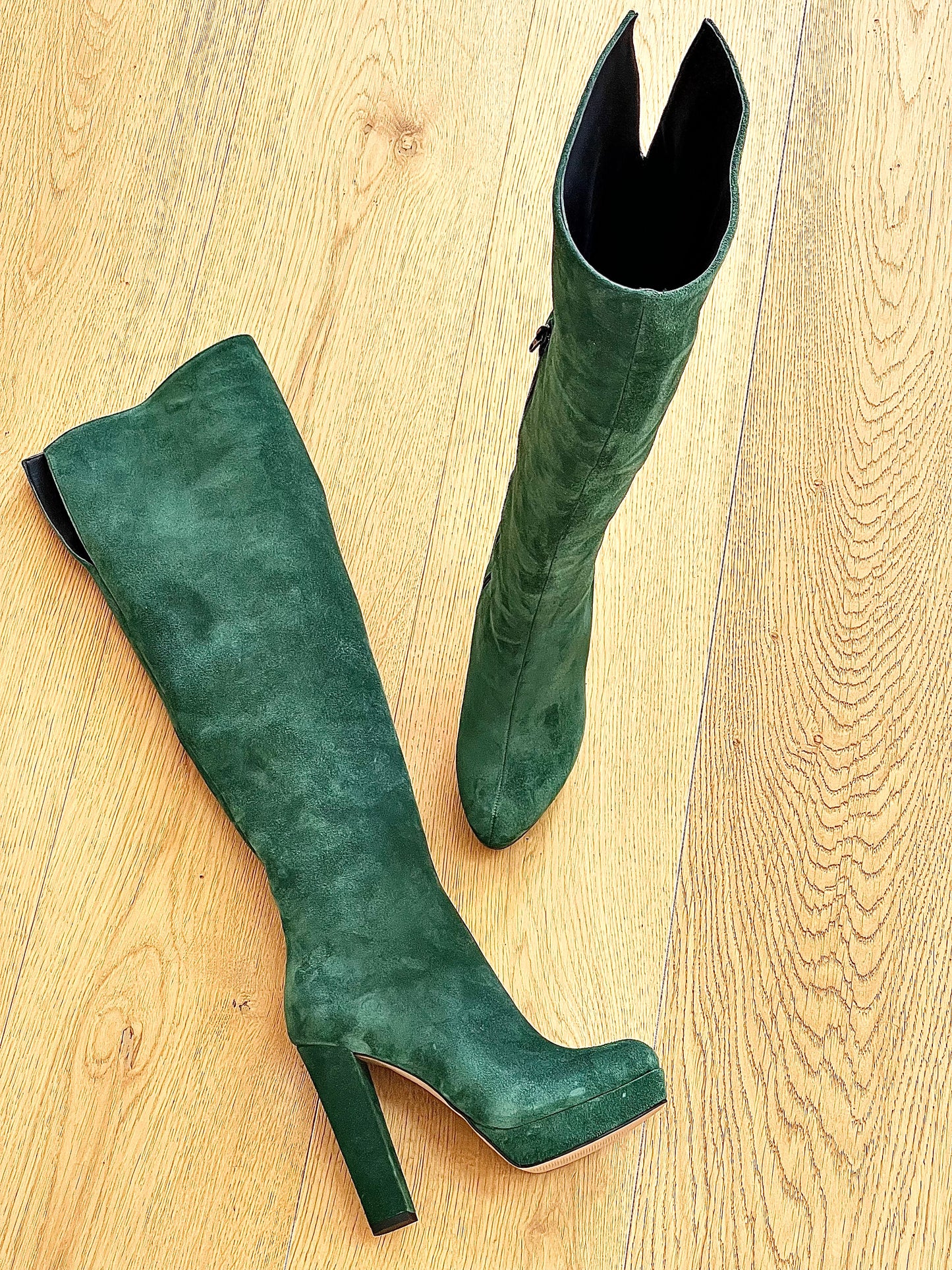 KRISTEN SUEDE PULLO