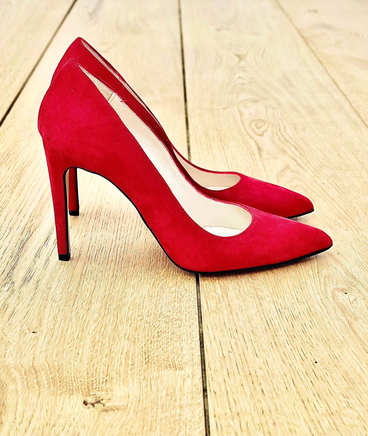 NOE RED SUEDE