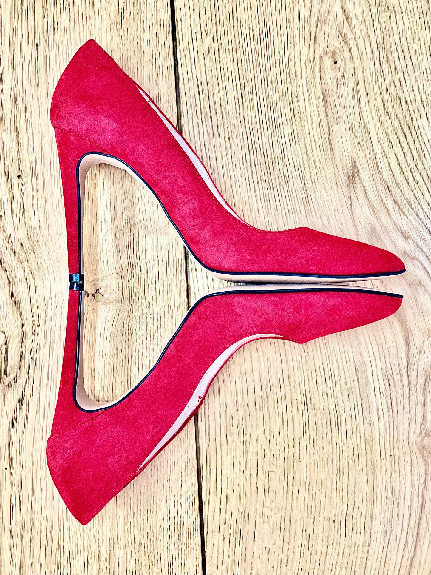 NOE RED SUEDE