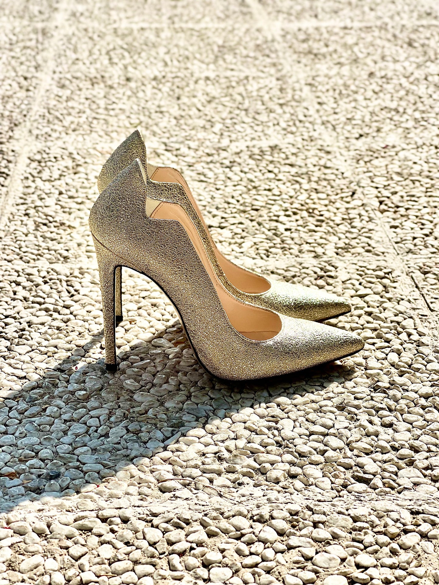 LOLA GOLD