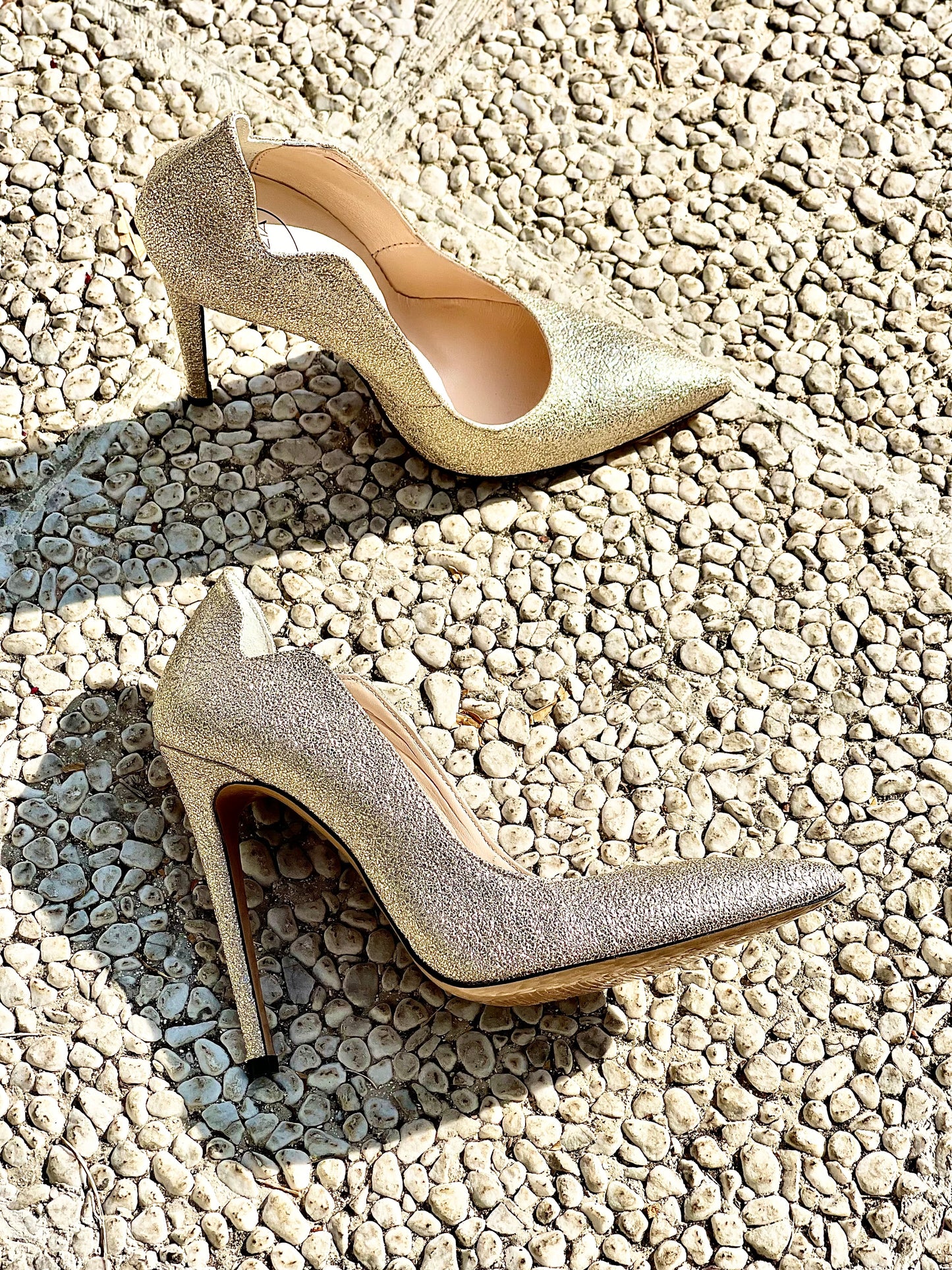 LOLA GOLD