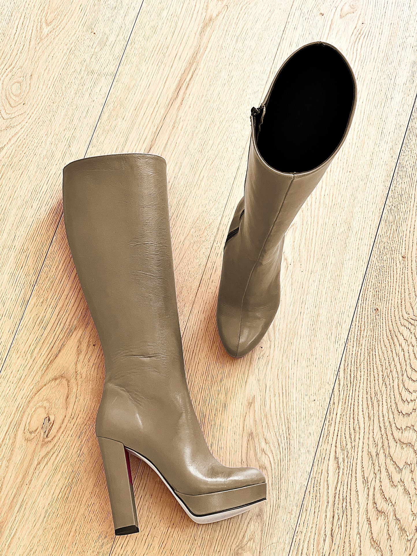 SAVANNAH NAHKA TAUPE