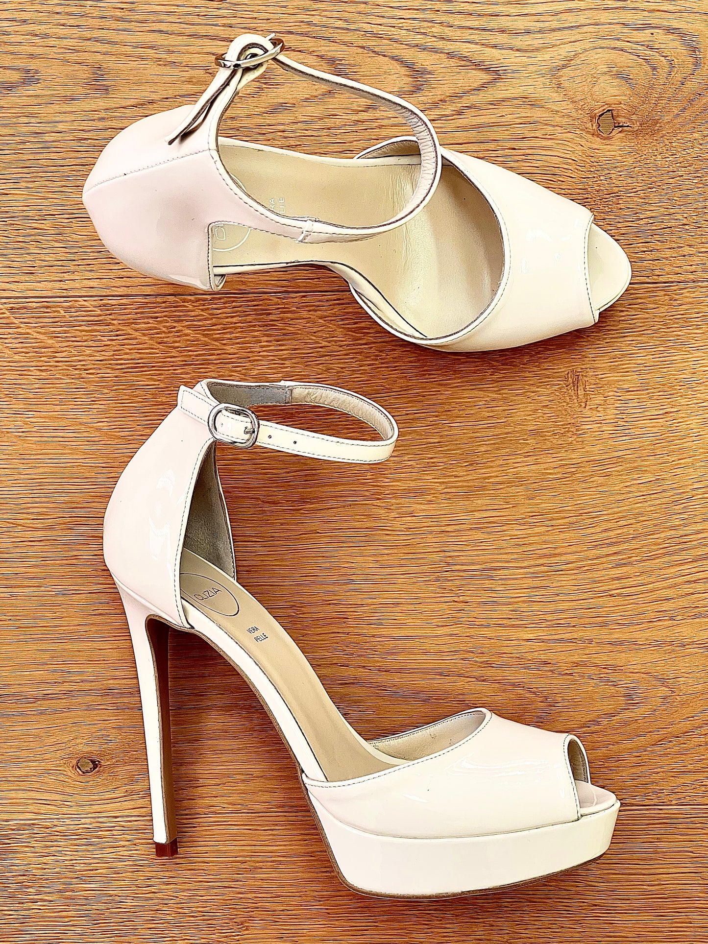 HALLE BEIGE EN CUIR VERNI