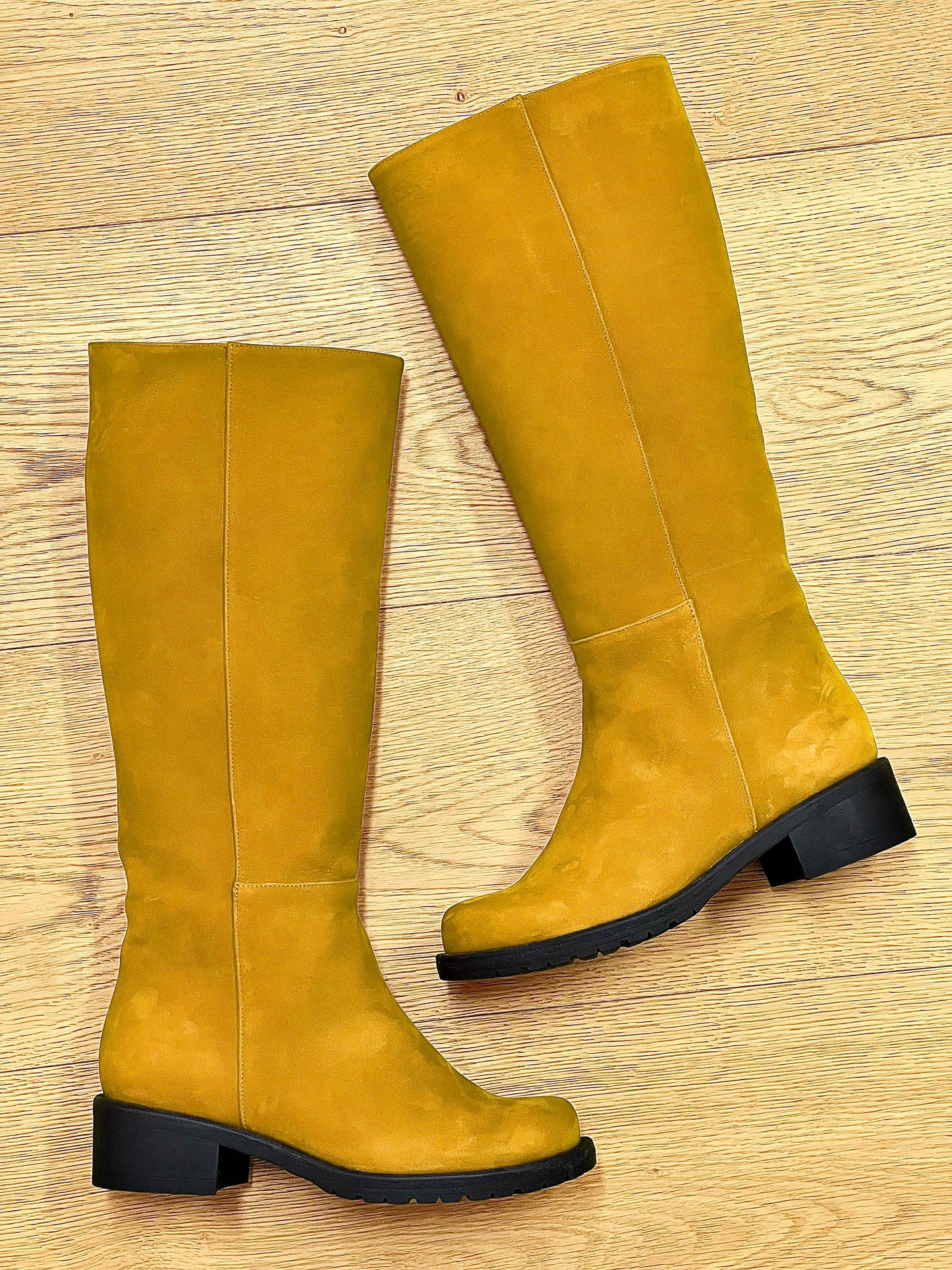 ZEUS NUBUCK OCRE