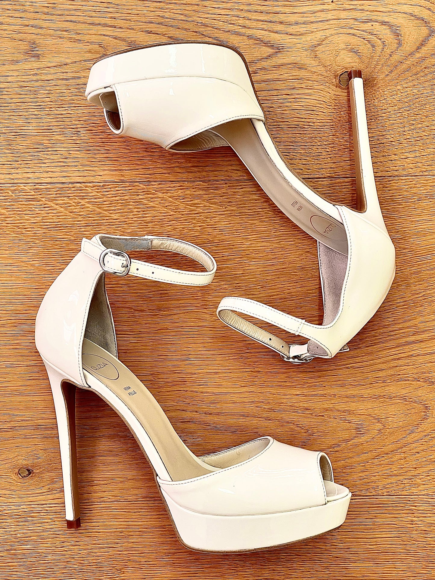HALLE BEIGE EN CUIR VERNI