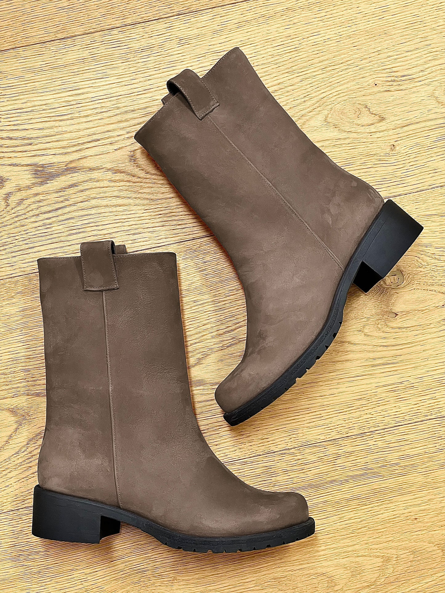 ATLAS NUBUCK TAUPE
