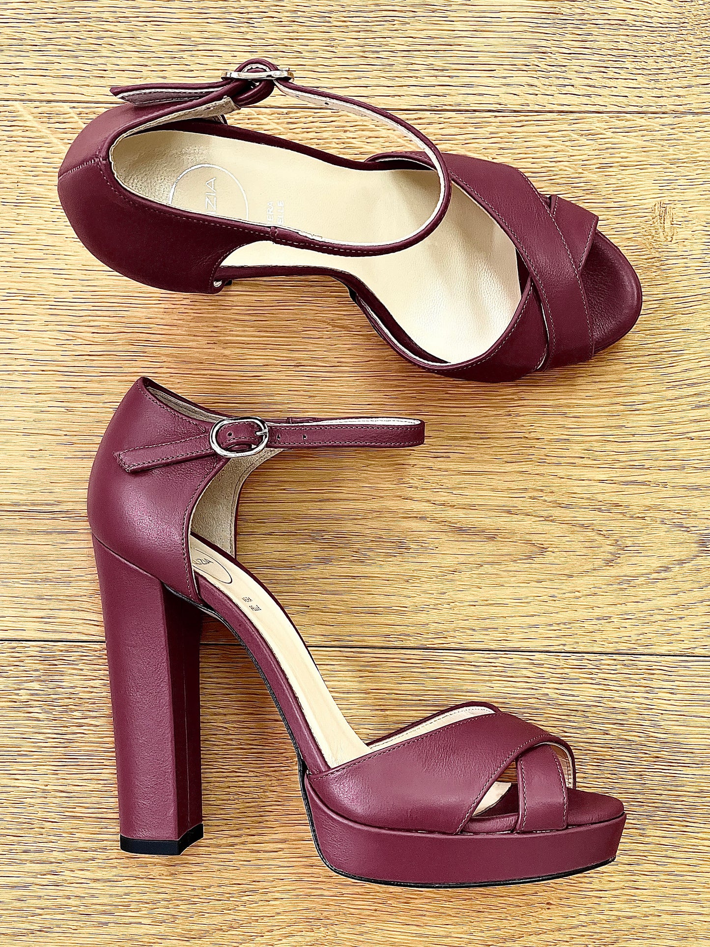 BRAIS EN CUIR BORDEAUX