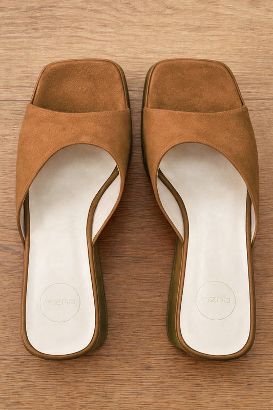 YUNA EN DAIM ET CUIR