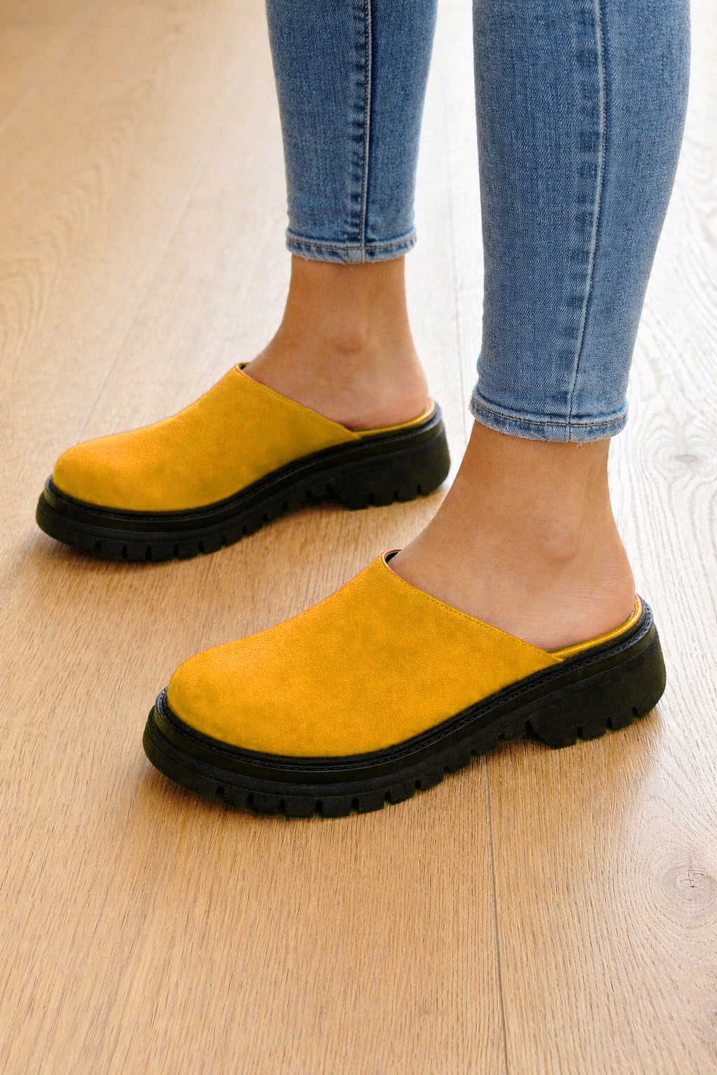 EXOTIC SUEDE OCHRE
