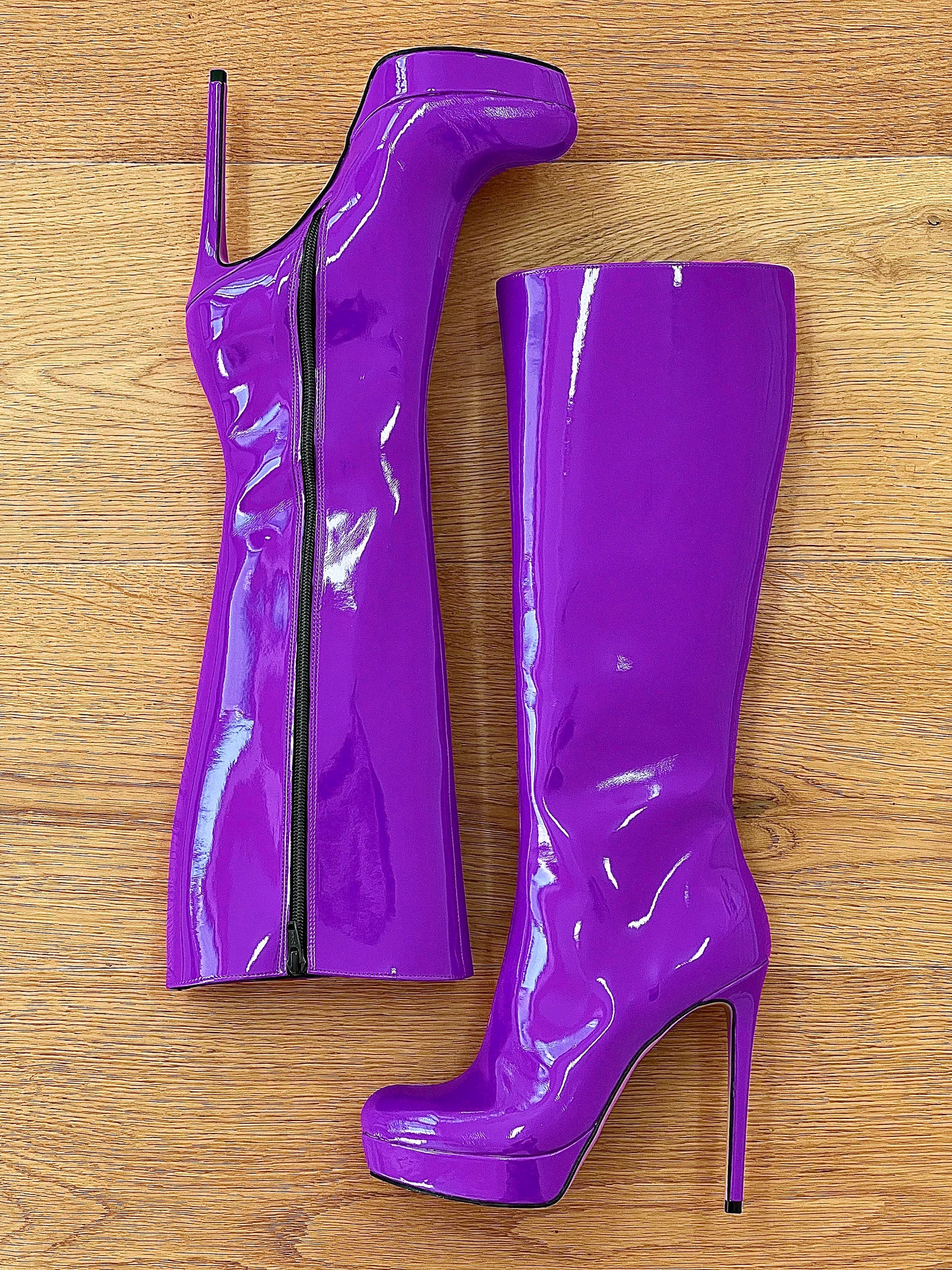 PEINTURE VIOLETTE URSULA