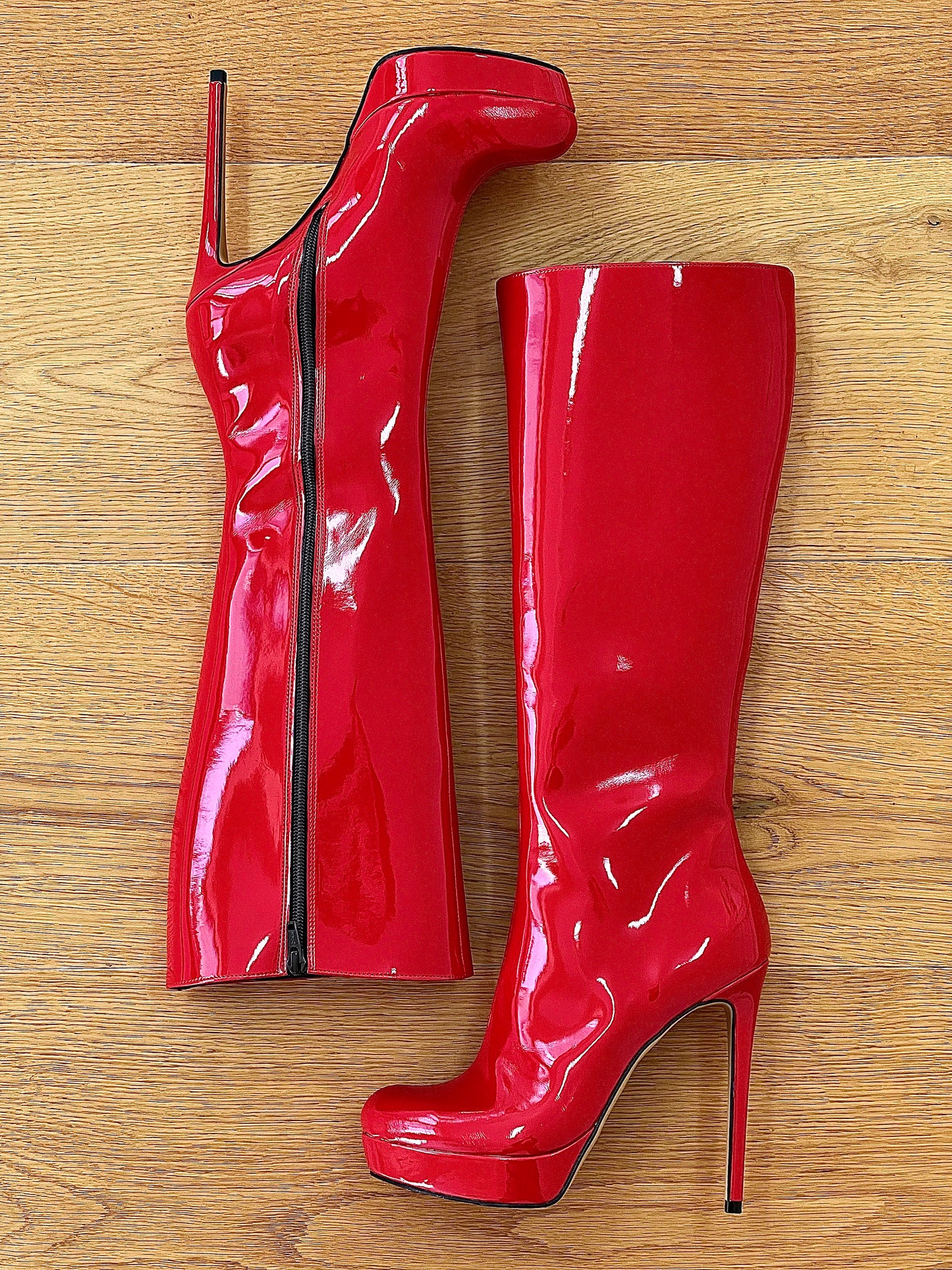 PEINTURE ROUGE URSULA