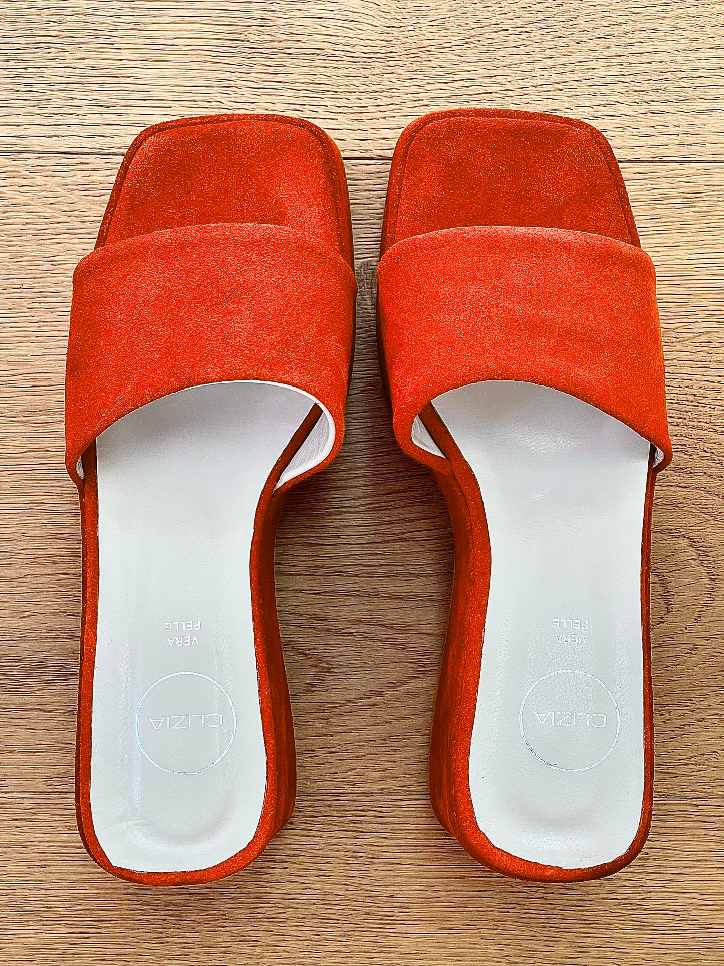 CONNIE ORANGE SUEDE