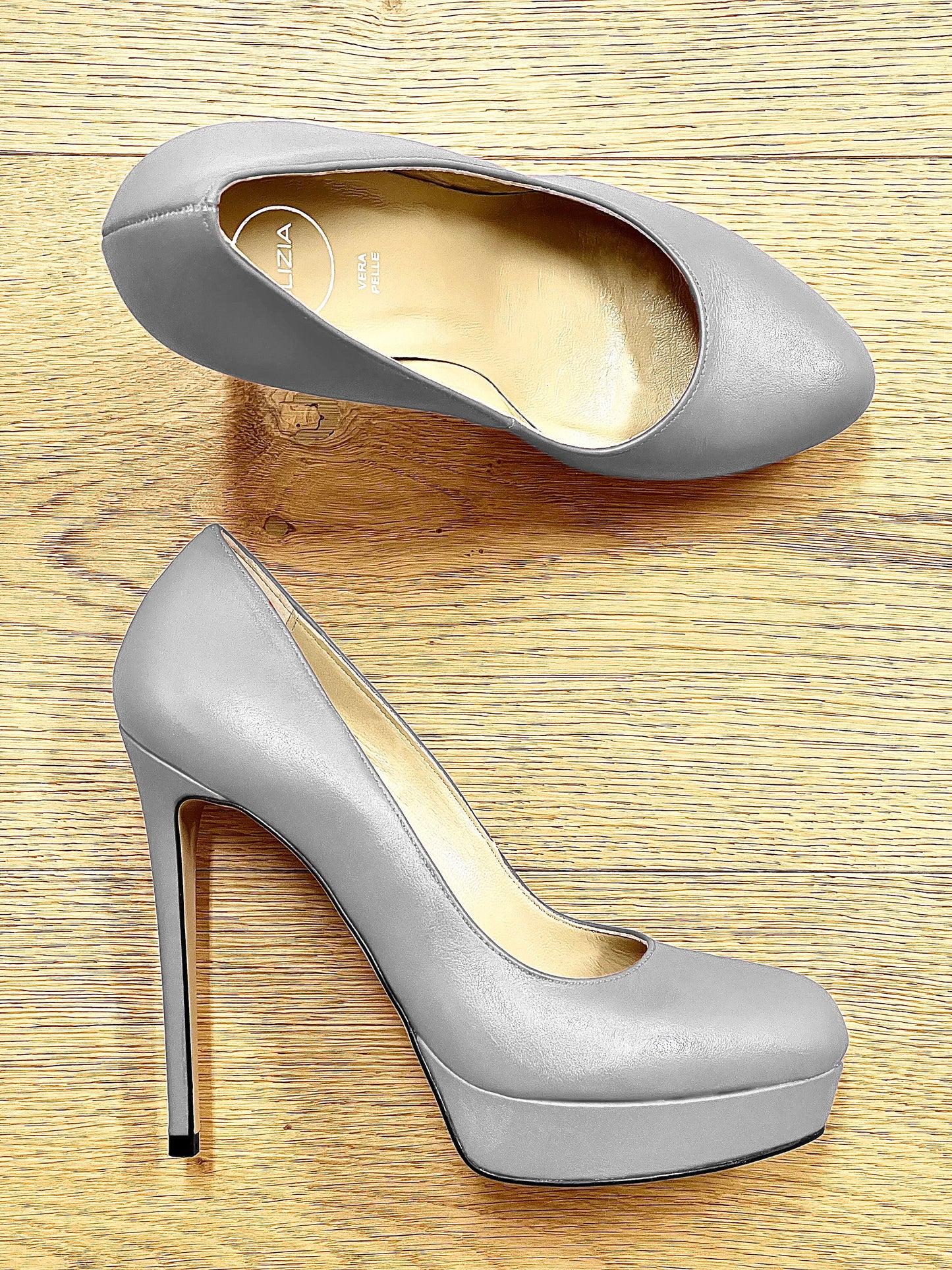 MÊME LE CUIR GLACÉ