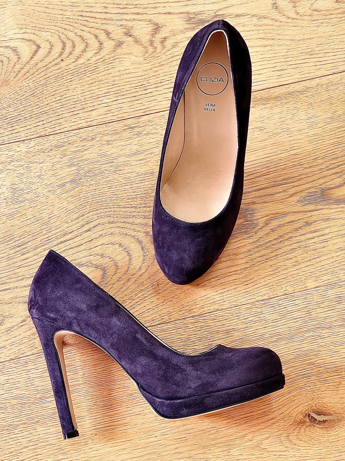 ANNA SUEDE PLUM